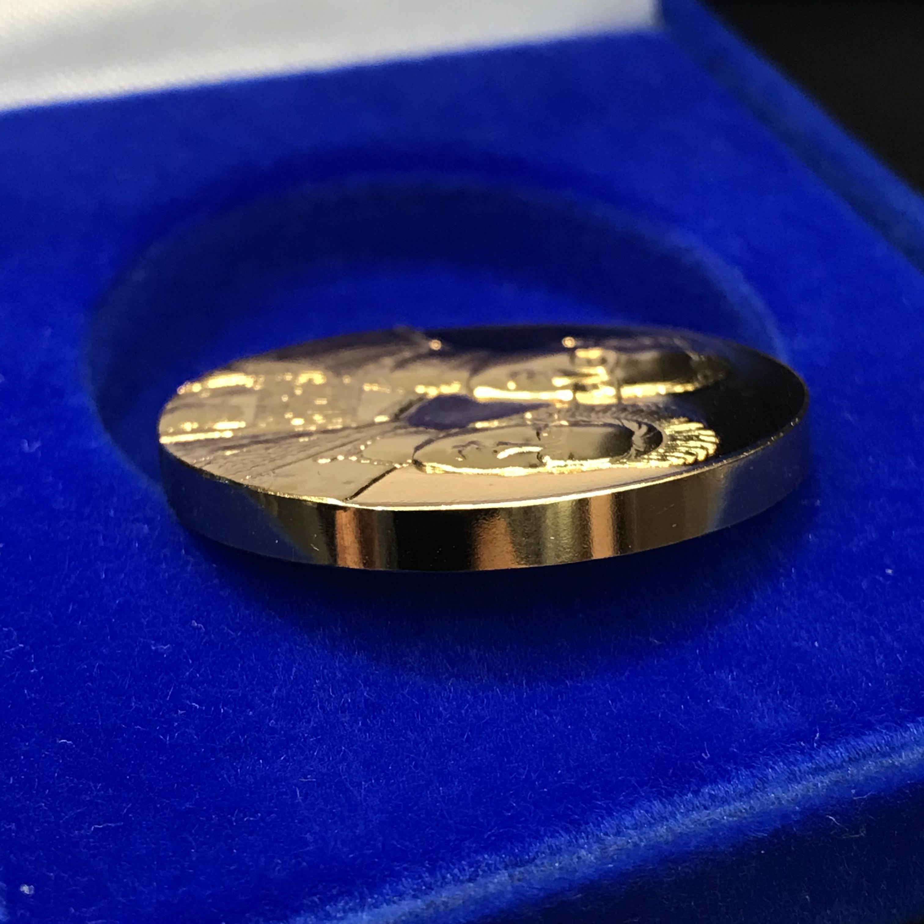 เหรียญสองพระองค์ในหลวง-พระราชินี พระราชทาน สภาพสวยกล่องบรรจุเดิม