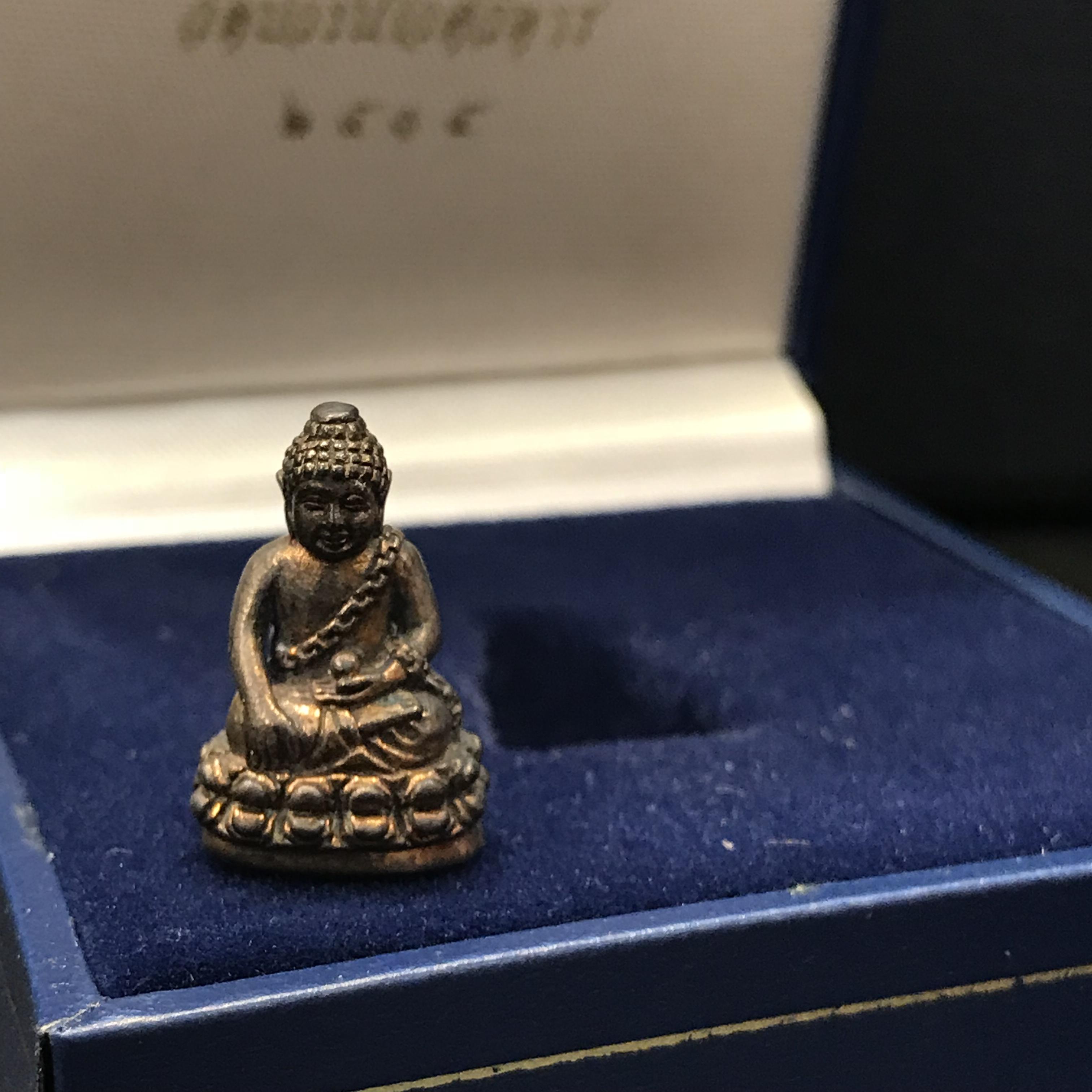 พระกริ่งพุทธอุดมสมบูรณ์ (พระปุ้มปุ้ย) เนื้อนวโลหะ ปี2535(รุ่นแรก)(1ใน2000องค์)