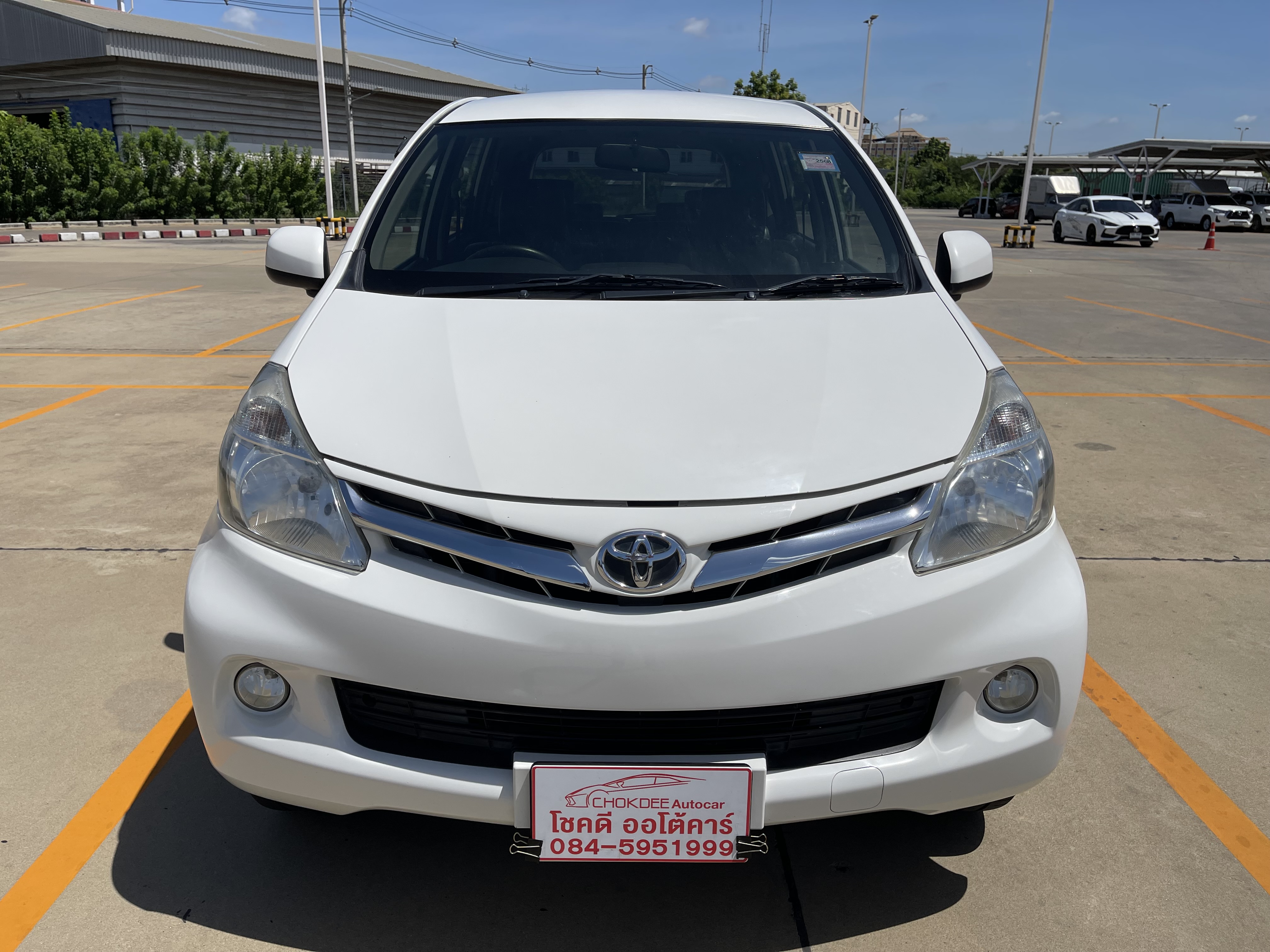 Toyota Avanza 1.5 G At 2015 ขาว