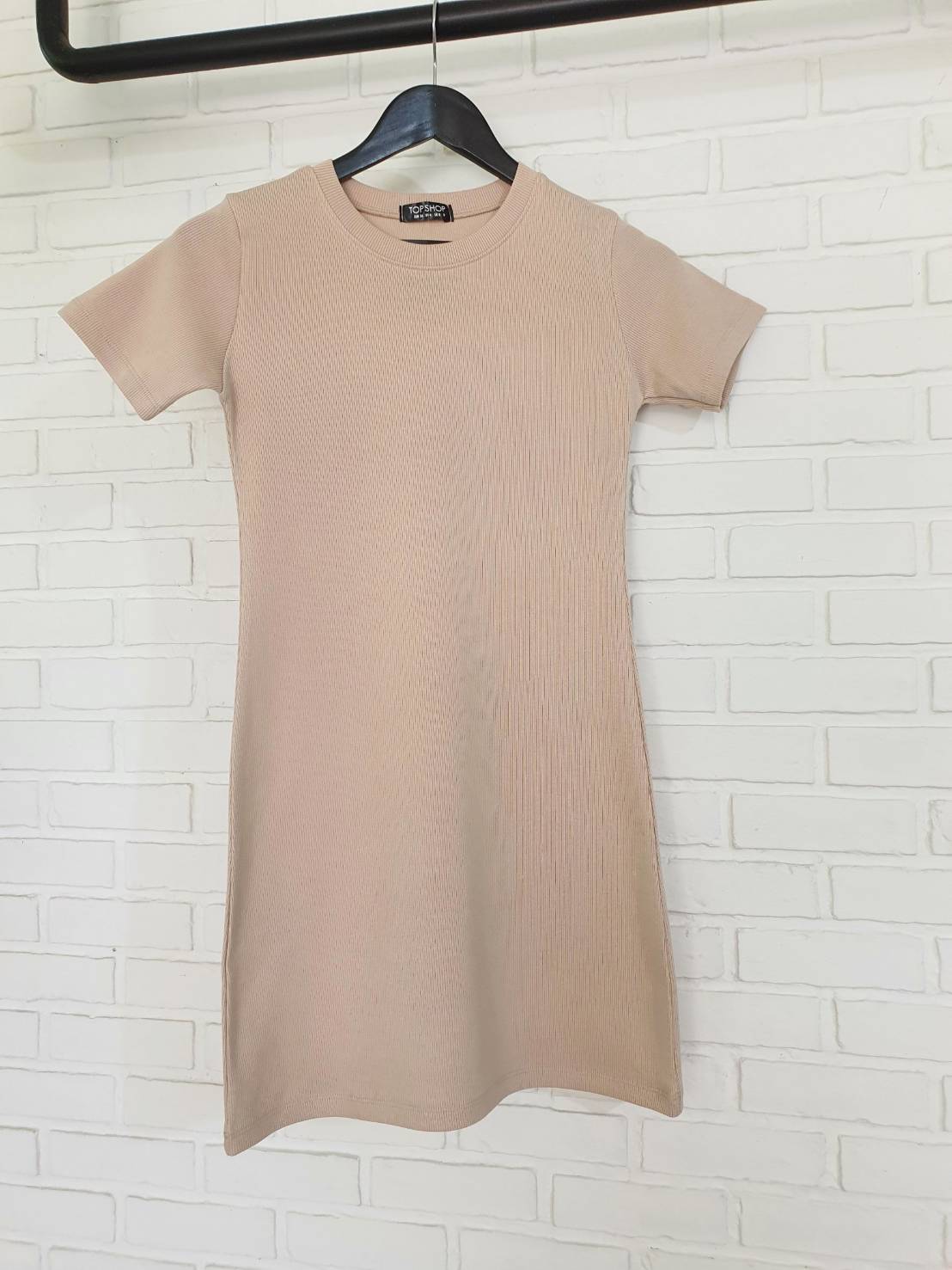 เดรสคอกลม