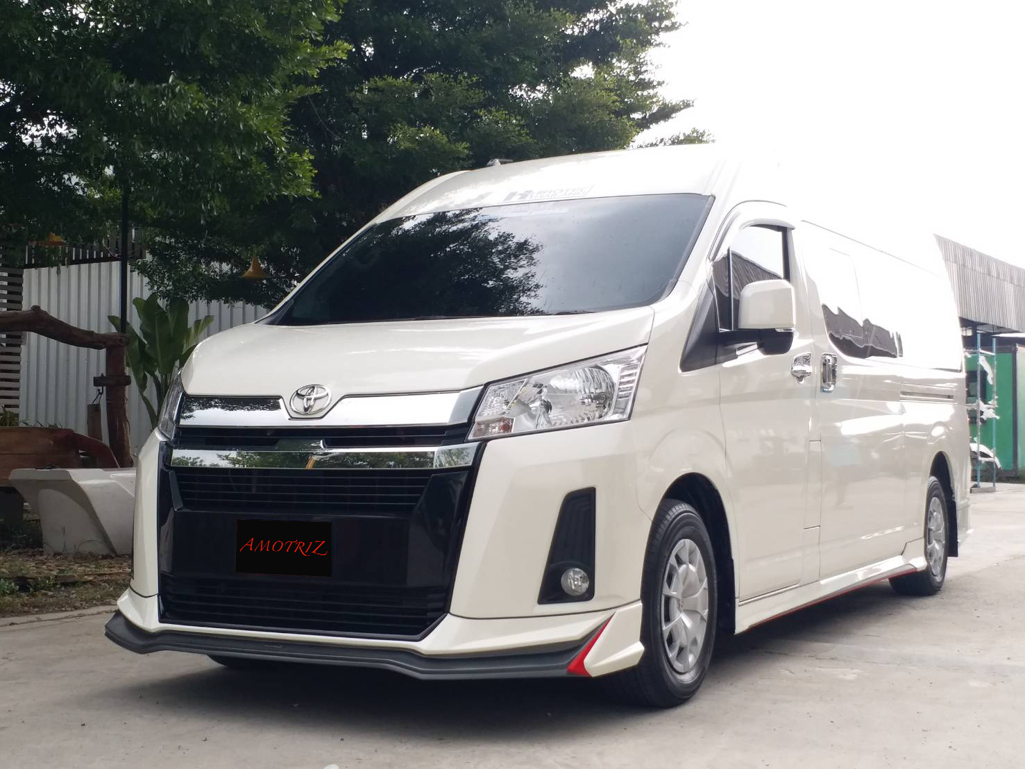 Toyota Commuter 2019 V.1 bodykits by Amoriz