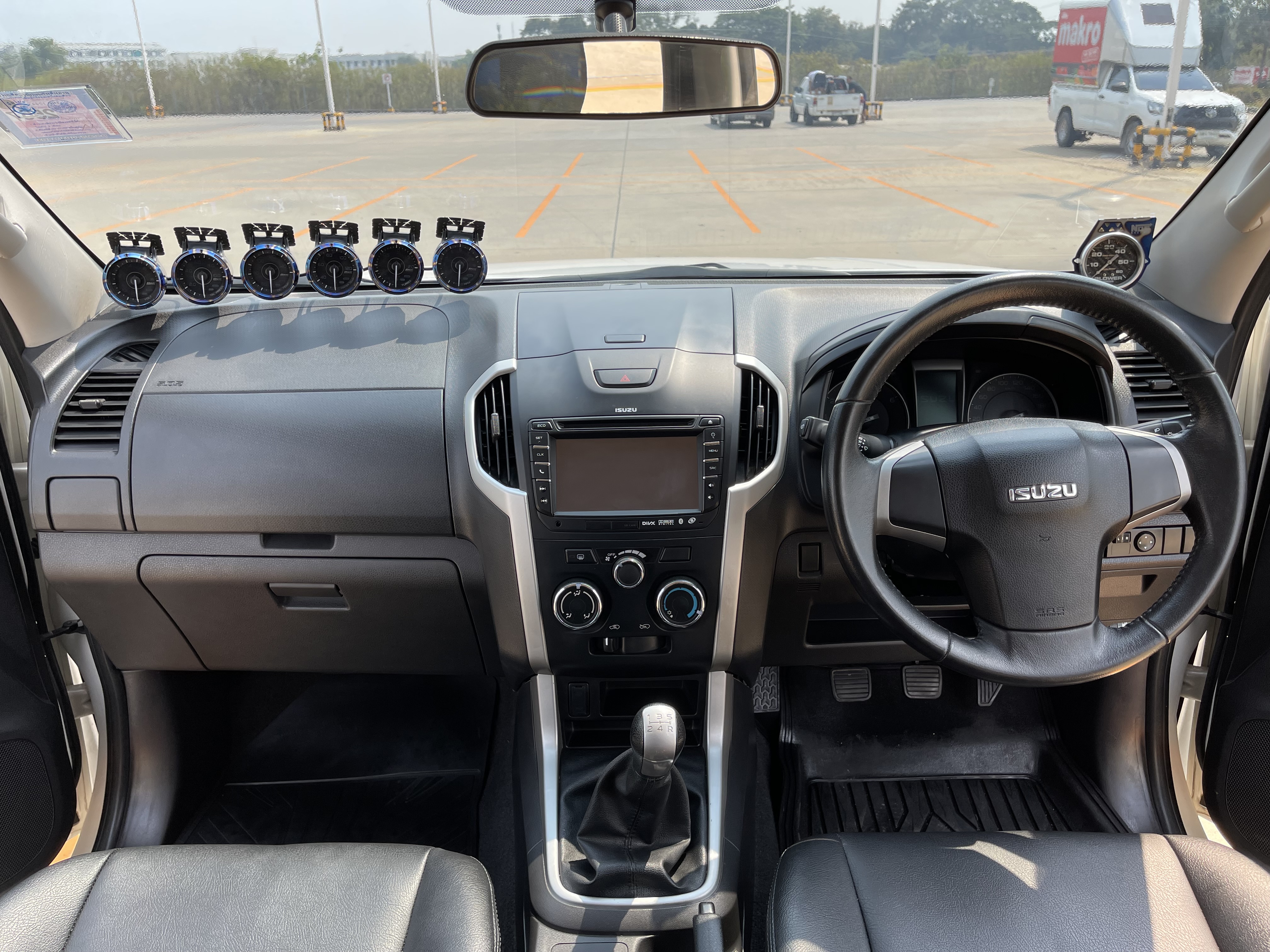 Isuzu Dmax All New 4ประตู Hilander 2.5 Vgs Z Dvd 2015 ขาวมุก