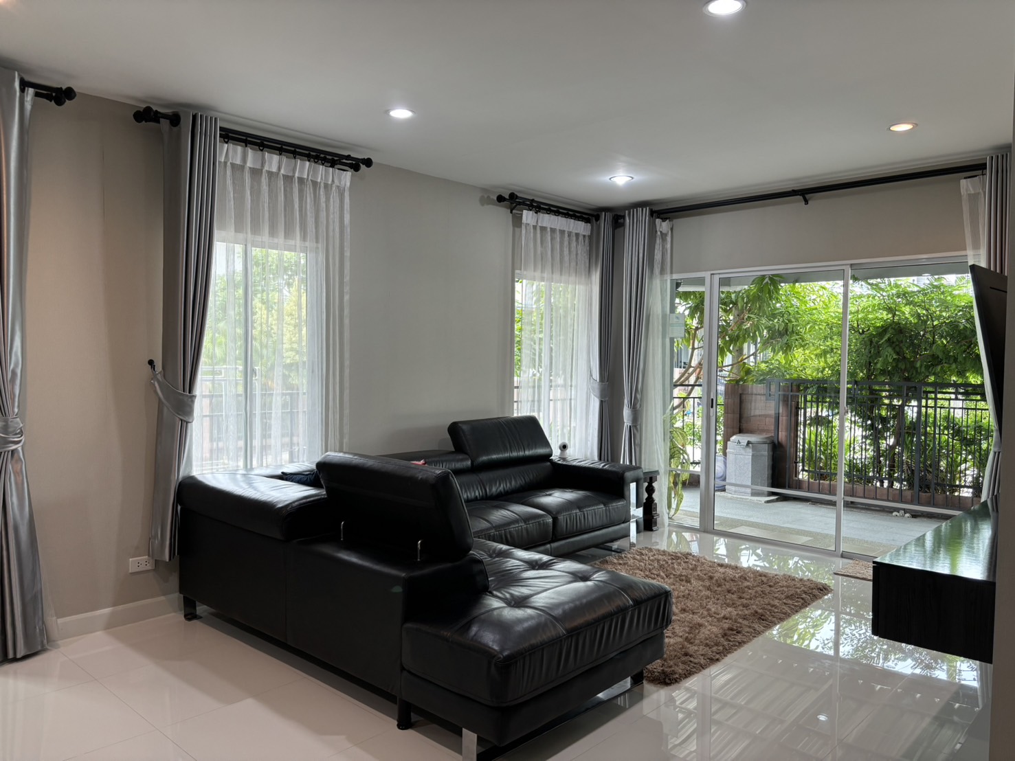 For Rent : Kohkaew, 2-Story detached house, 4 Bedrooms 3 Bathrooms