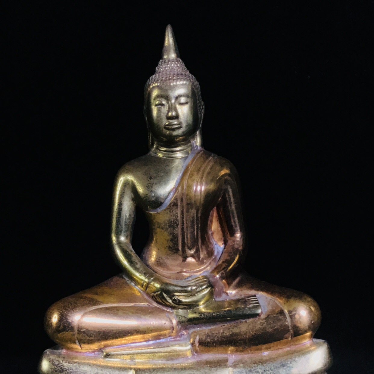 พระบูชาพระพุทธโสธร ภปร. รุ่นย้อนยุค ปี2539 กาญจนาภิเษกครองราชสมบัติครบ 50ปี หน้าตัก3นิ้ว เนื้อสามกษัตริย์ หมายเลข00718