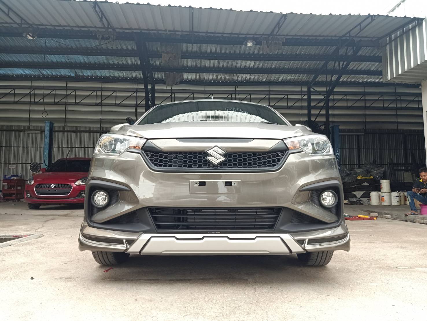 Suzuki Ertiga 2019 V.1 with custom grille bodykits by Amotriz