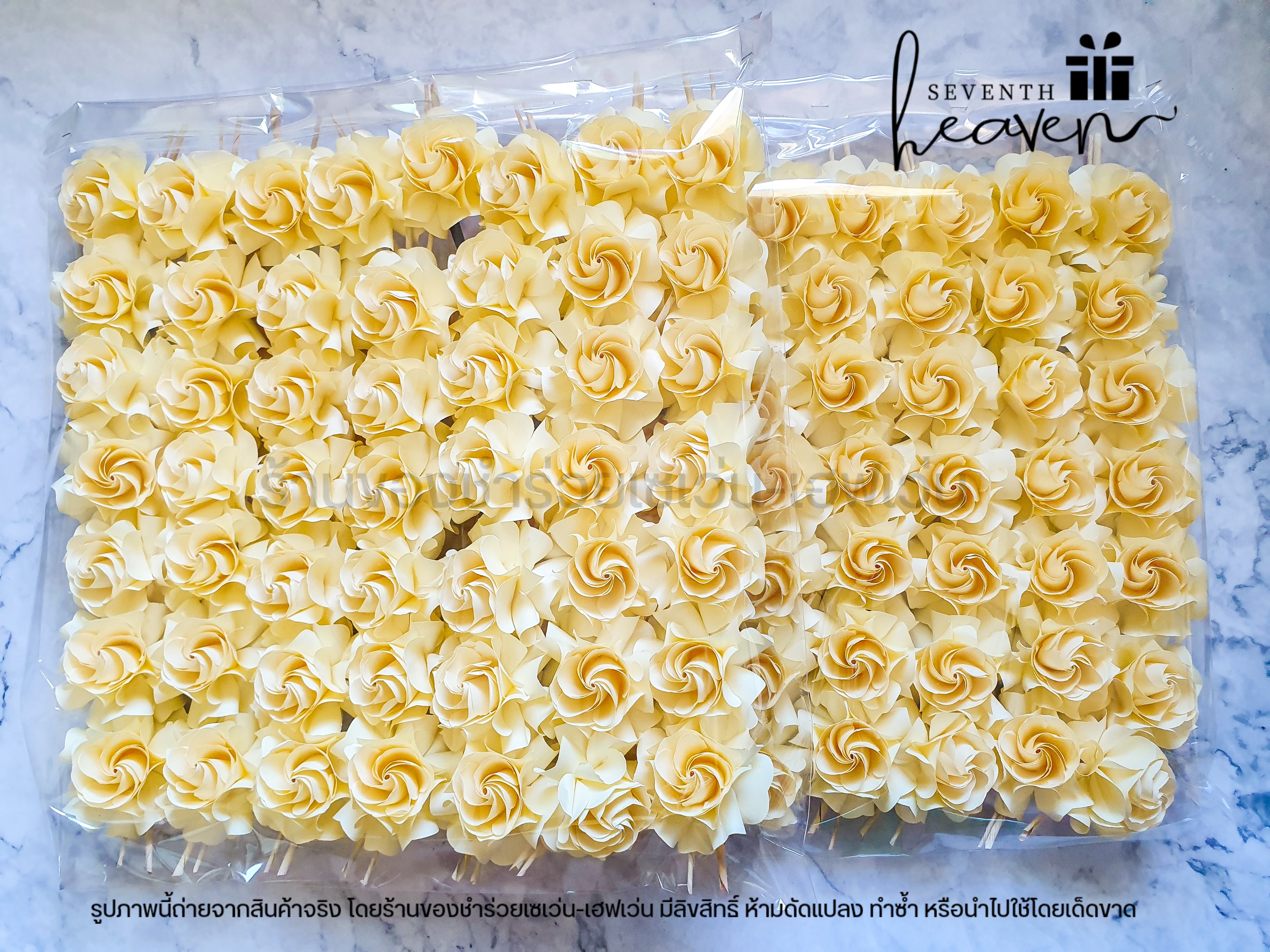 ดอกไม้จันทน์ ดอกกุหลาบสีครีม (1 ถุงมี 100 ดอก)