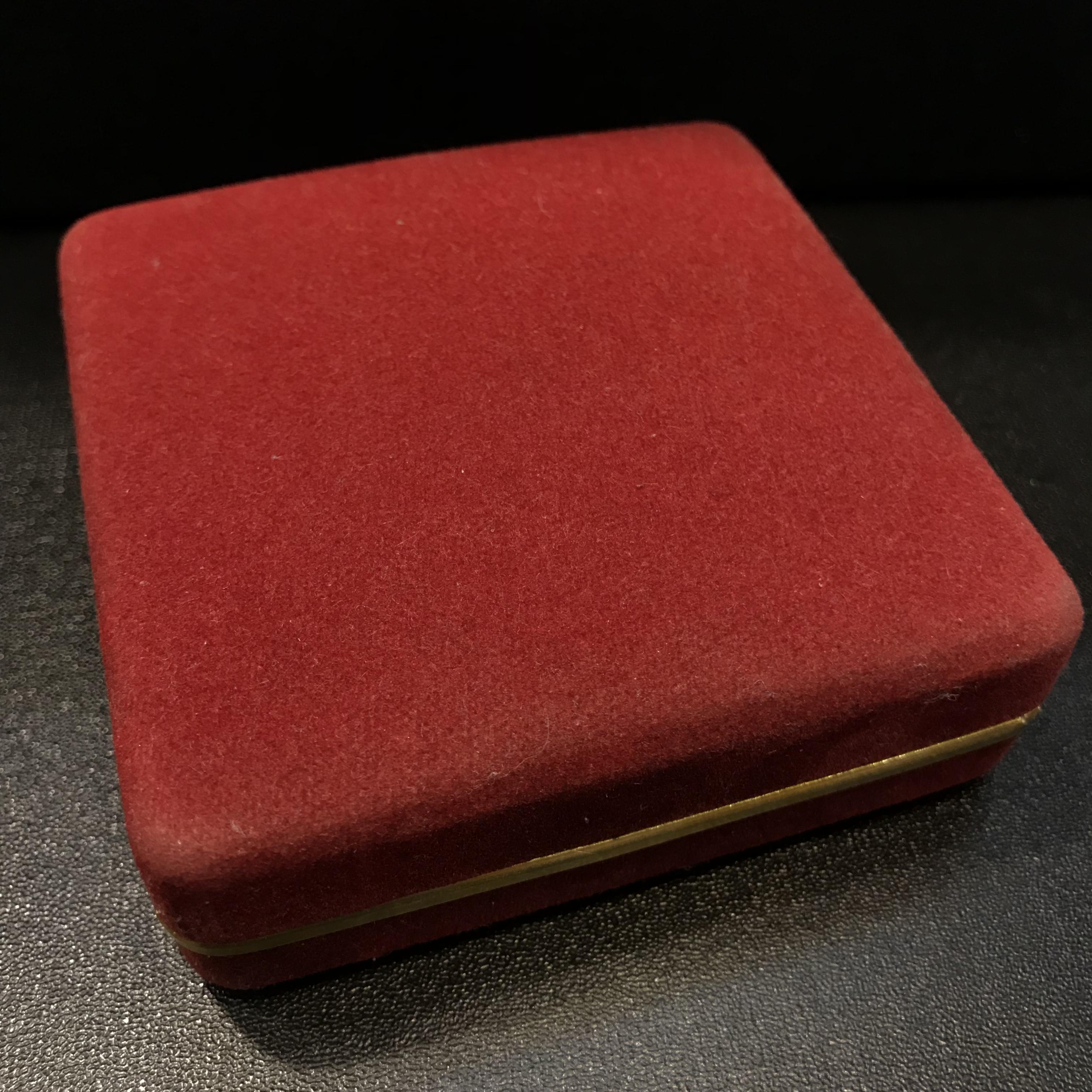 เหรียญที่ระลึก 200 ปี สมเด็จพระมหาสมณเจ้า กรมพระยาปรมานุชิตชิโนรส พ.ศ.2533 วัดเชตุพน เนื้อเงินขนาด7 ซม.(ในหลวงรัชกาลที่9เสด็จในพิธี)หายากพบเจอน้อยมาก