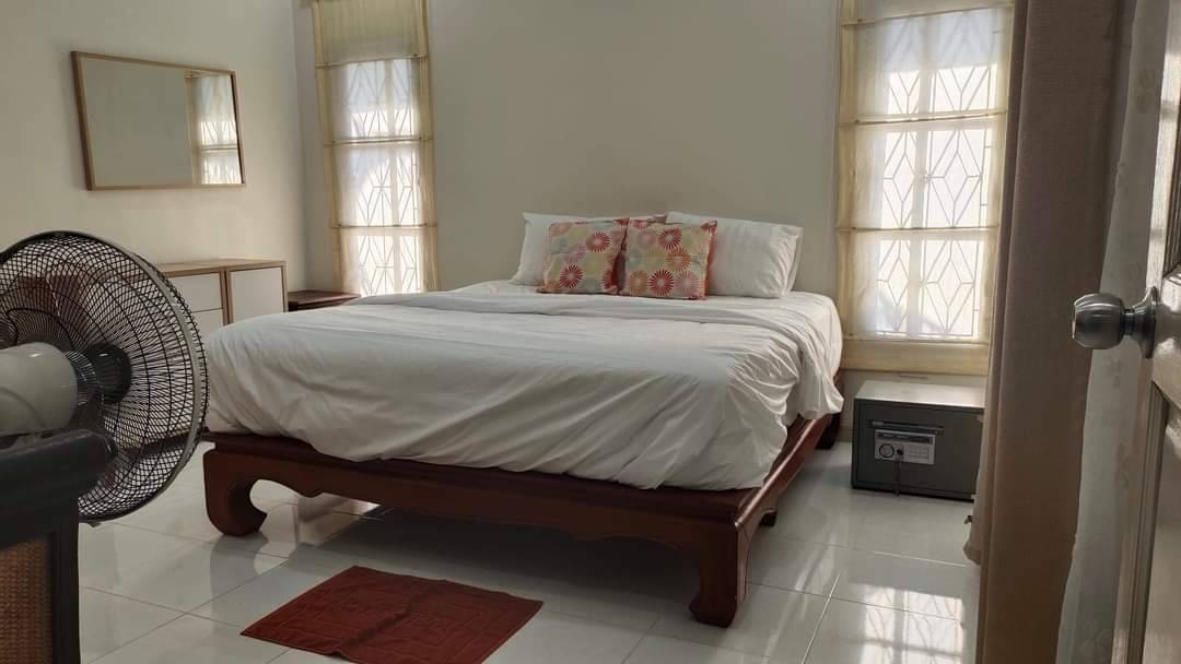 For Rent : Kamala, Villa with Private swimming pool, 3 bedrooms 2 bathrooms