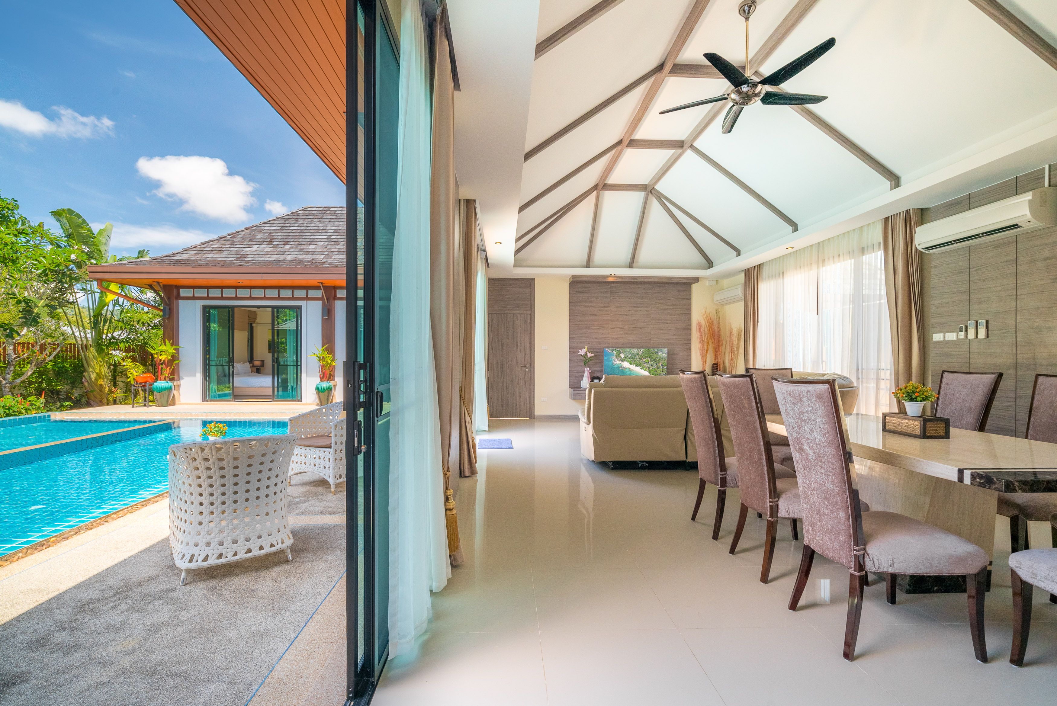 For Rent : Rawai, VIP Luxury Villa 5 Bedrooms 5 Bathrooms, Walk distance to the beach