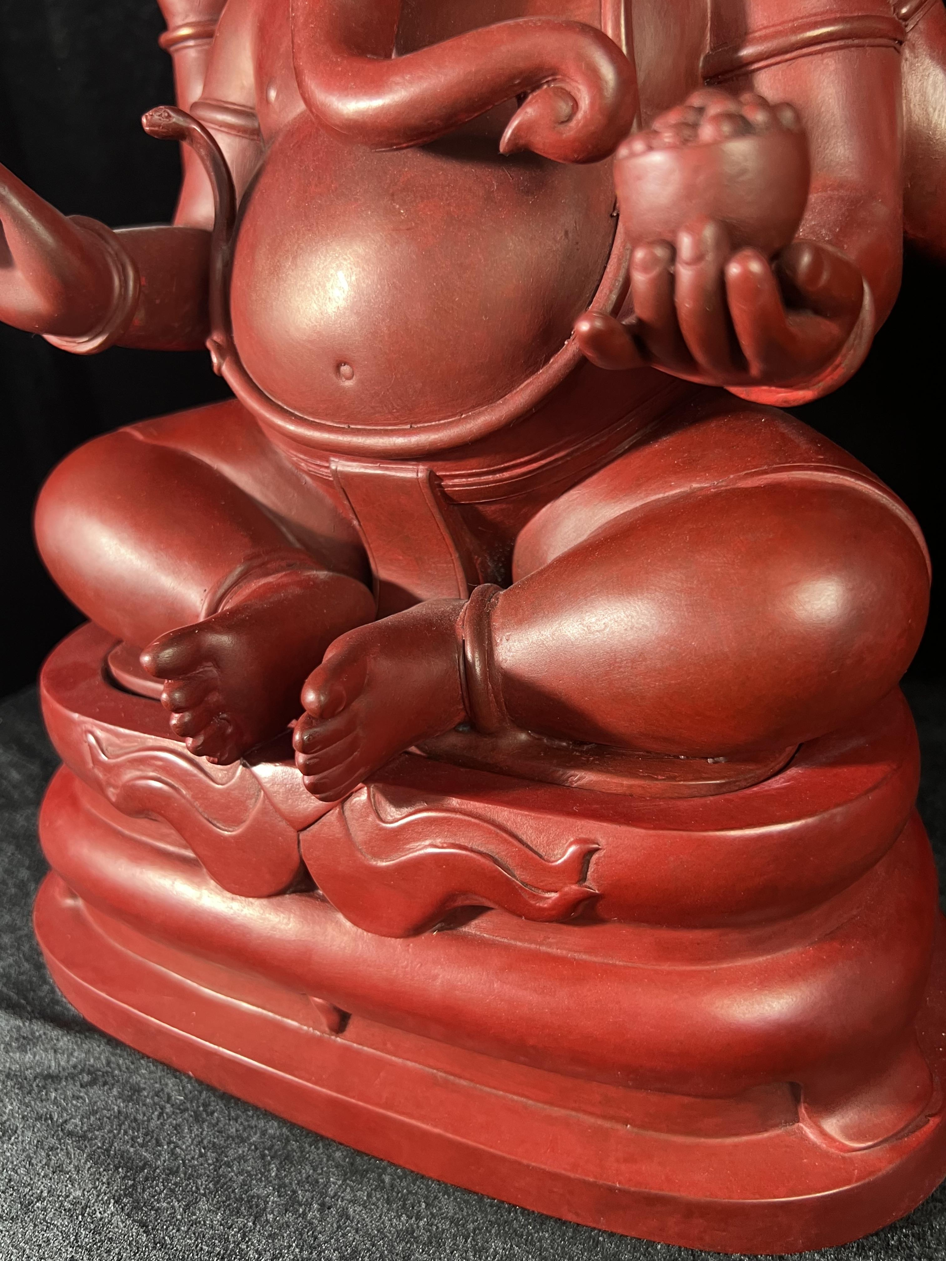 พระพิฆเนศวร 65 ปี คณะจิตรกรรมฯ มหาวิทยาลัยศิลปากร ปี 2551 ขนาดบูชาลอยองค์ หน้าตัก 9 นิ้ว(เนื้อสำริดแดงพลาติน่า)***สีแดงหายาก*** ออกแบบและปั้นโดย รองศาสตราจารย์วิชัย สิทธิรัตน์ ปัจจุบันดำรงตำแหน่งทางวิชาการเป็นศาตราจารย์ ศิลปินแห่งชาติสาขาประติมากรรม