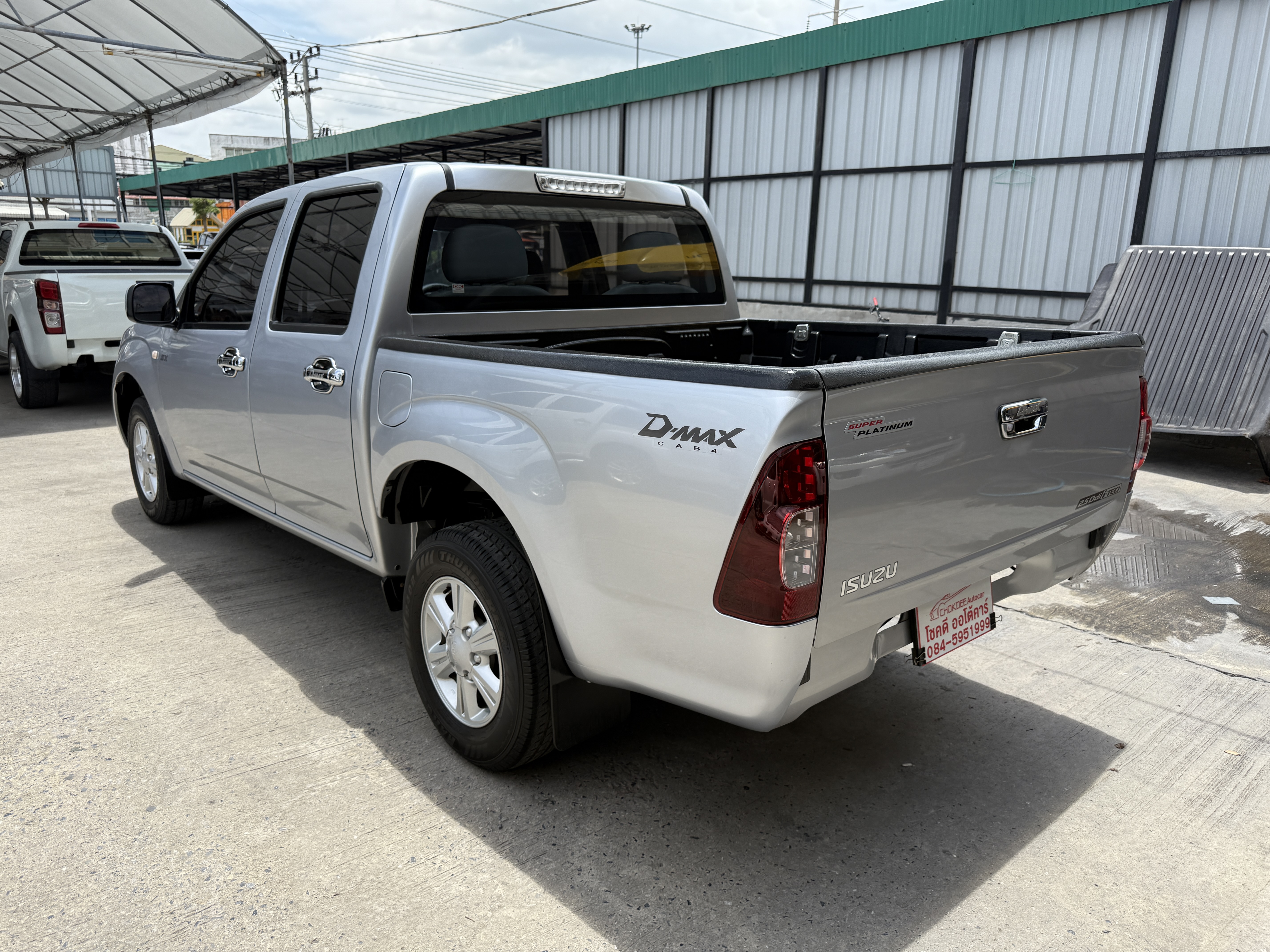 Isuzu Dmax 4ประตู SX 2.5 2010 เงิน
