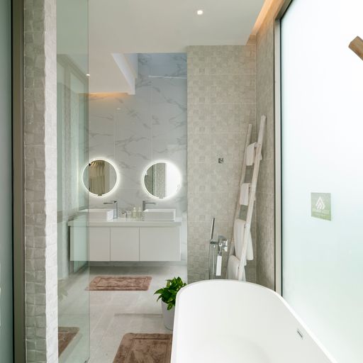 For Sales : Cherngtalay, 3-Storey Private Pool Villa @soi Pasak 8, 3 Bedrooms, 3 Ensuite bathrooms