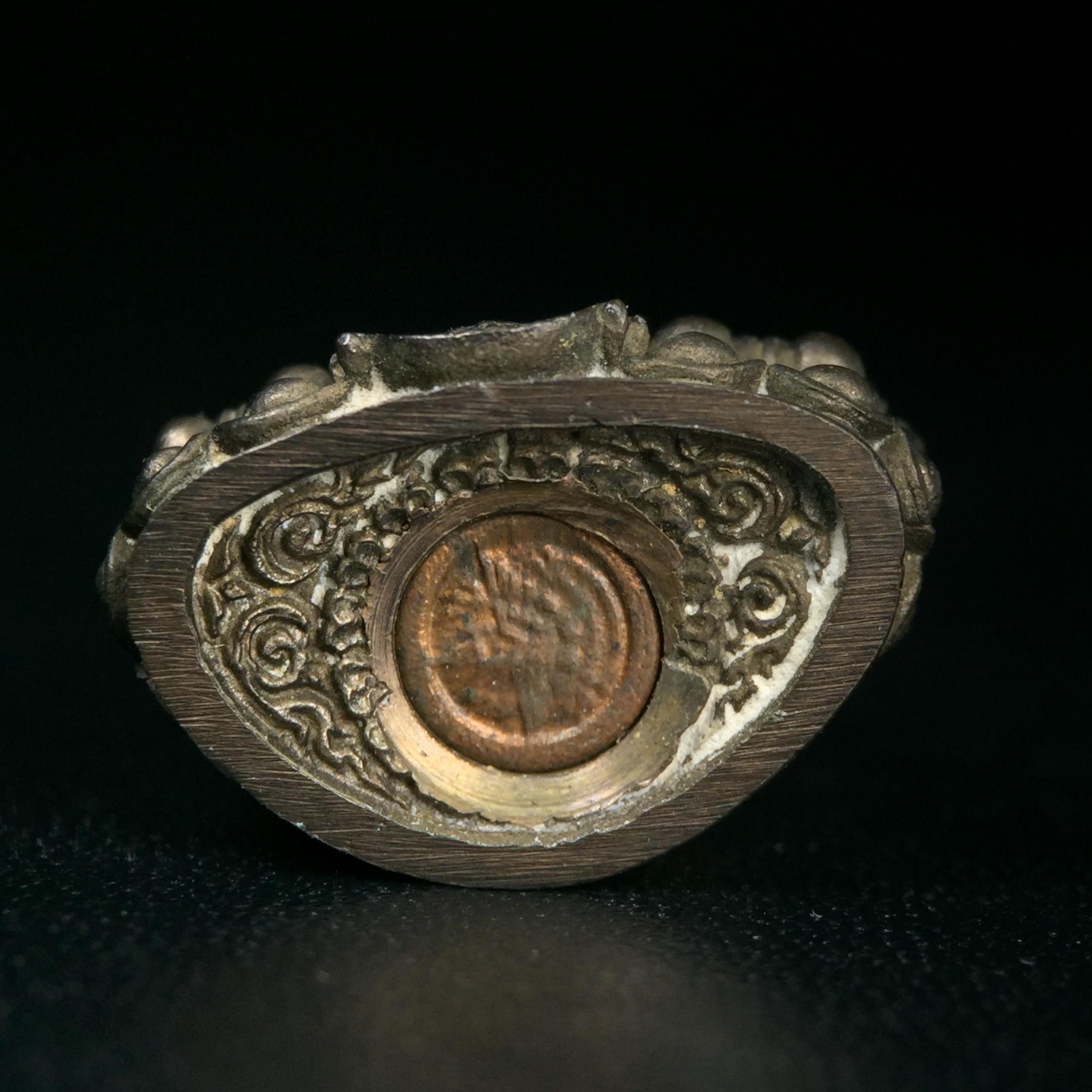 พระกริ่งศิรากาศ ภปร.(พระกริ่งคุ้มเกล้า)วัตถุมงคล"คุ้มเกล้าฯ" มูลนิธิ “คุ้มเกล้า” ในพระบรมราชูปถัมภ์ จัดสร้าง โรงพยาบาลภูมิพล เนื้อนวโลหะ(พิมพ์หน้าไทย)(ในหลวงรัชกาลที่9เสด็จเททอง)(พิธีใหญ่)(นิยม)