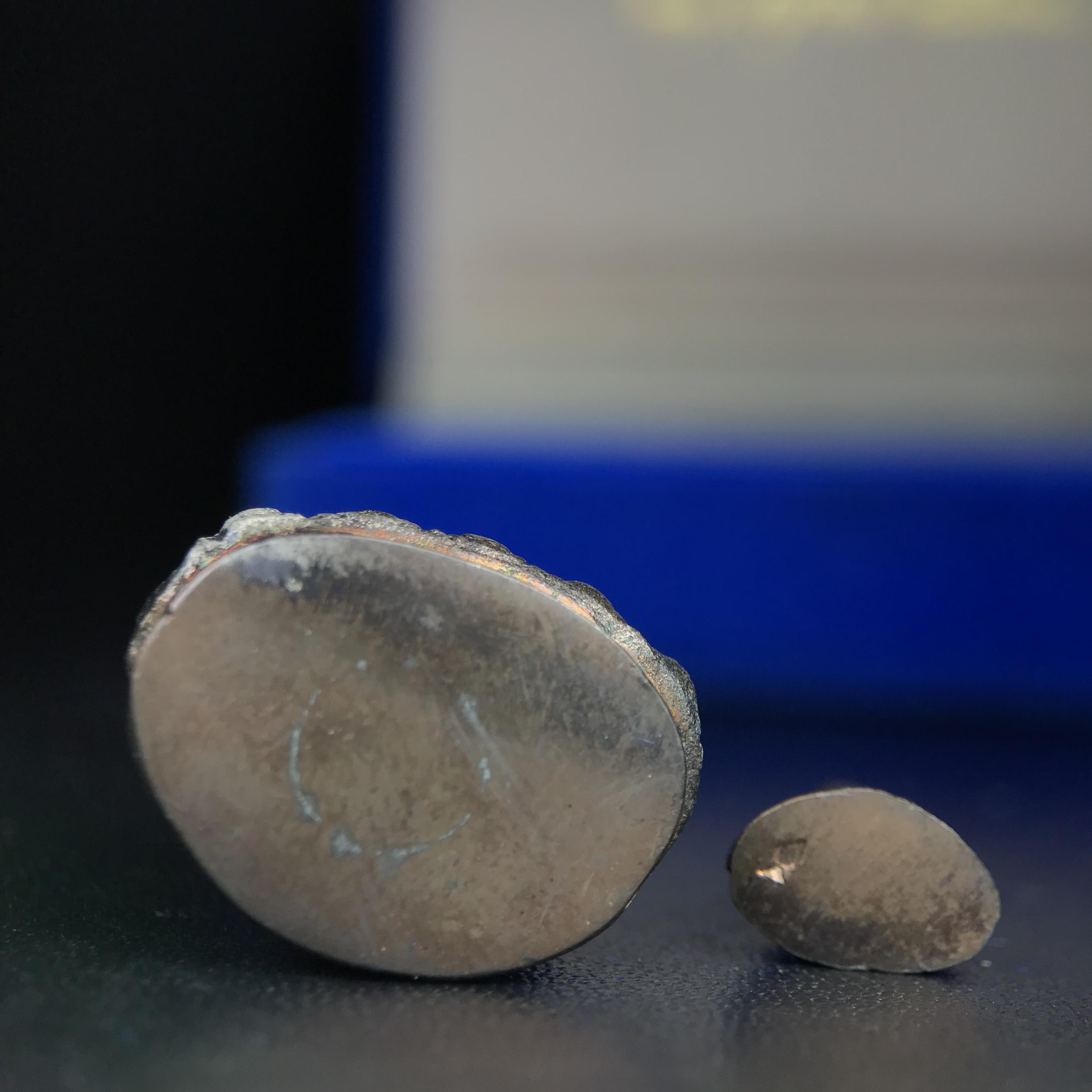 พระกริ่ง-พระชัยวัฒน์ สว. 90 พรรษาสมเด็จย่า ปี2533 เนื้อนวโลหะ(แก่ทองคำผสมทองคำเยอะมากรุ่นนี้)(ในหลวงรัชกาลที่9เสด็จในพิธี)(หล่อแบบโบราณอุดมวลสาร 108 แบบฉบับพระกริ่งใหญ่สายวัดสุทัศน์ พระสังฆราช(แพ))(1 ใน 3000 ชุด) หายาก(***องค์นี้ผิวเนื้อนวโลหะสวยมาก***)