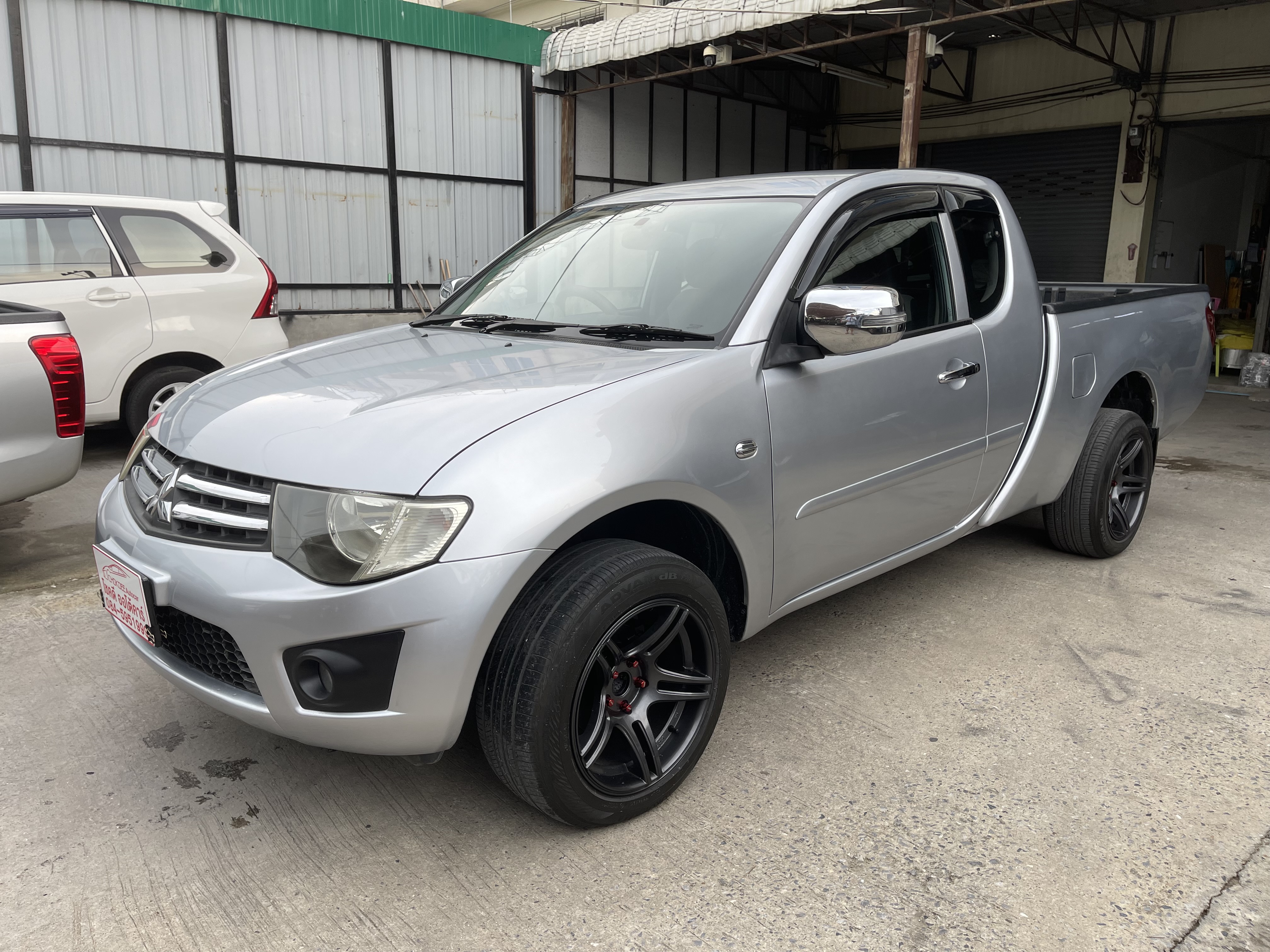 Mitsubishi Triton Cab 2.5 GLX 2014 เงิน