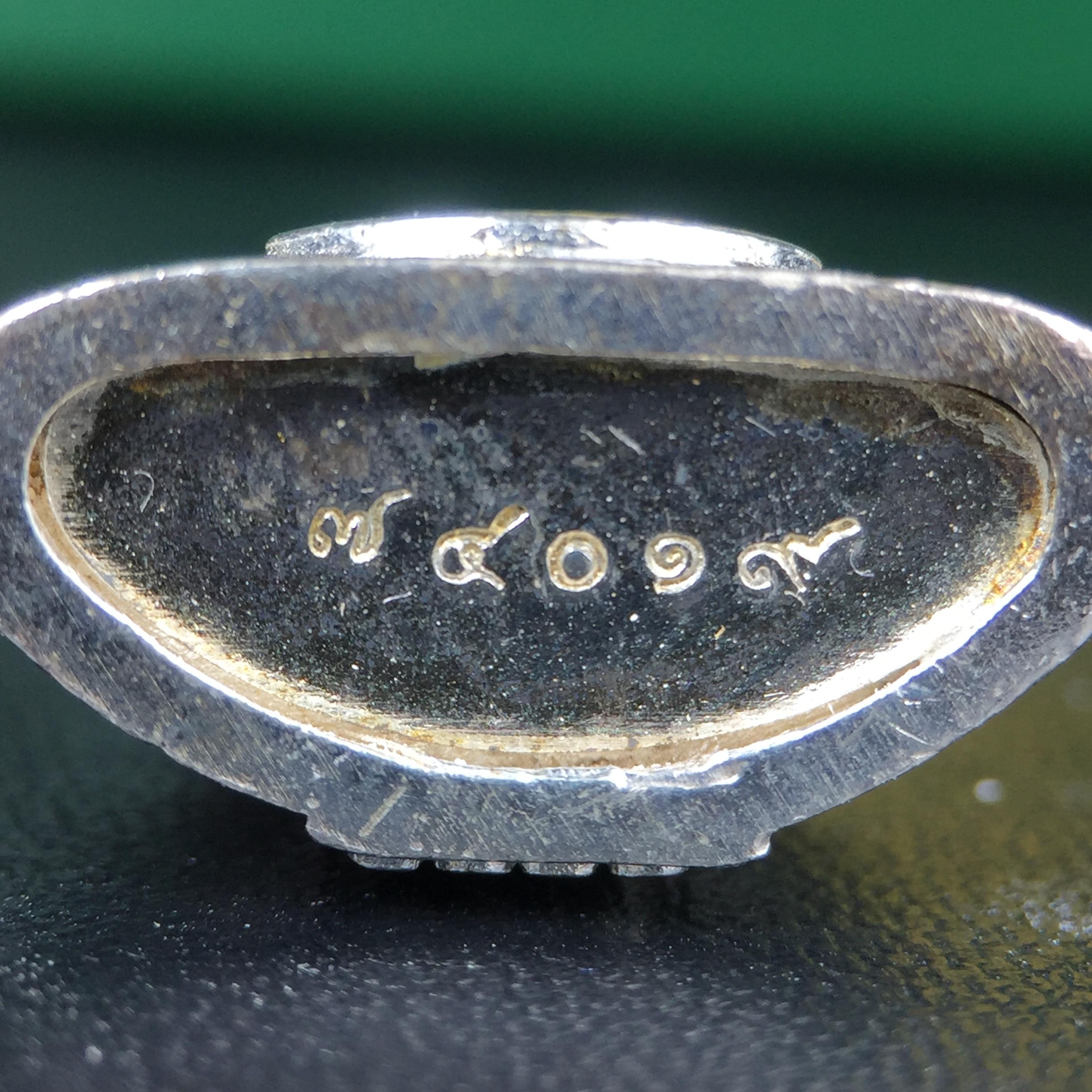 พระพุทธโสธร รุ่น กศก. 120 ปี เนื่องในโอกาสครบ 120 ปี กรมศุลกากร กระทรวงการคลัง จัดสร้าง ปี 2537 เนื้อเงินบริสุทธิ์ 99.9% ผิวขัดเงา(งานบริษัท แพรนด้า จิวเวลรี่)สวยงดงาม ทรงคุณค่า