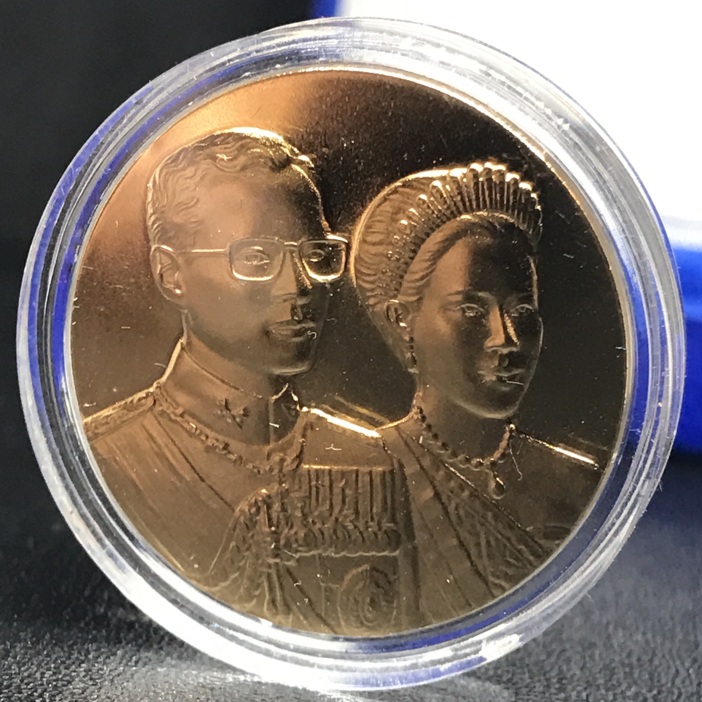 เหรียญสองพระองค์ในหลวง-พระราชินี พระราชทาน สภาพสวย กล่องบรรจุเดิม