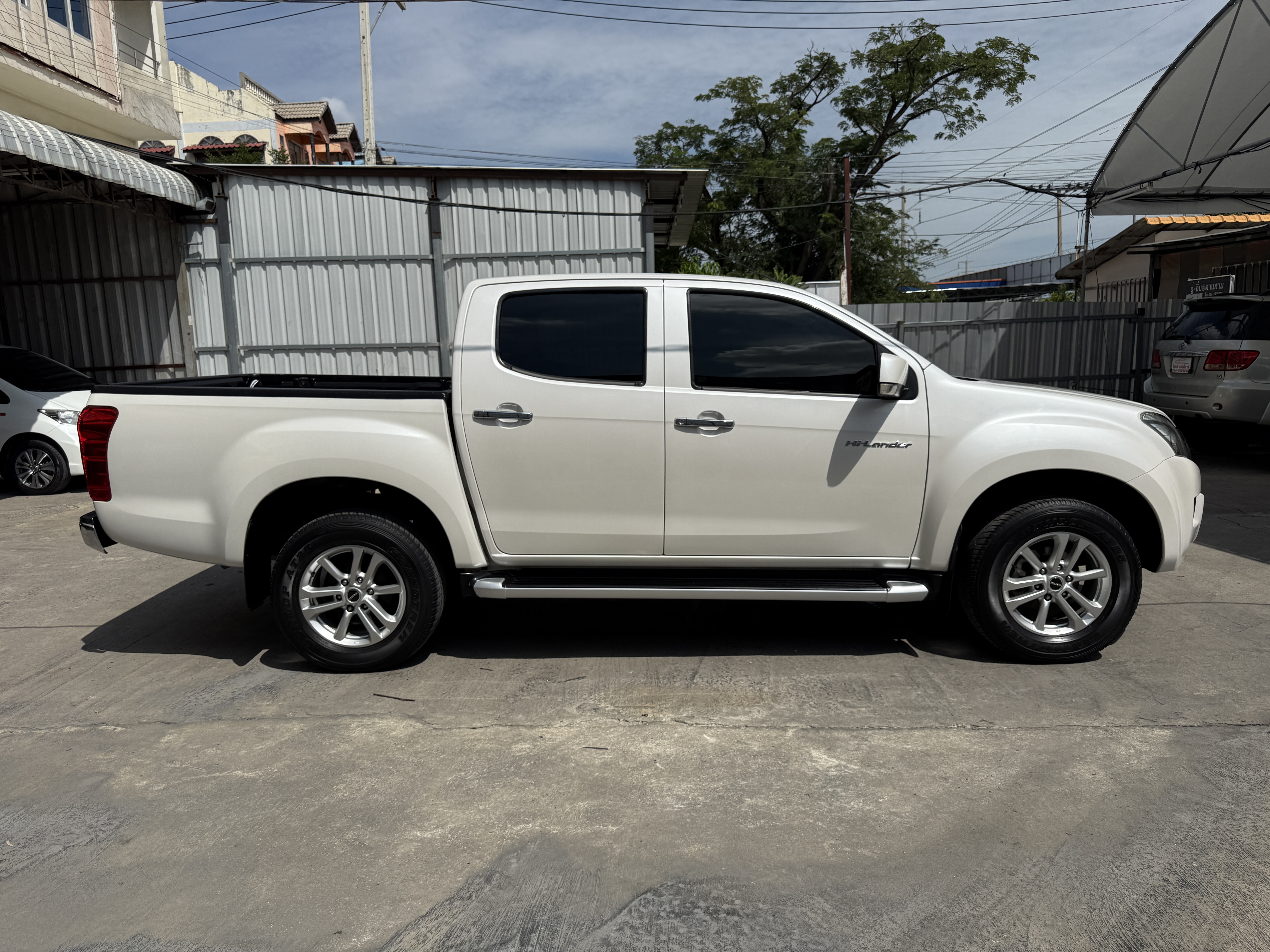 Isuzu Dmax All New 4ประตู Hilander 2.5 Vgs Z Dvd 2013 ขาวมุก