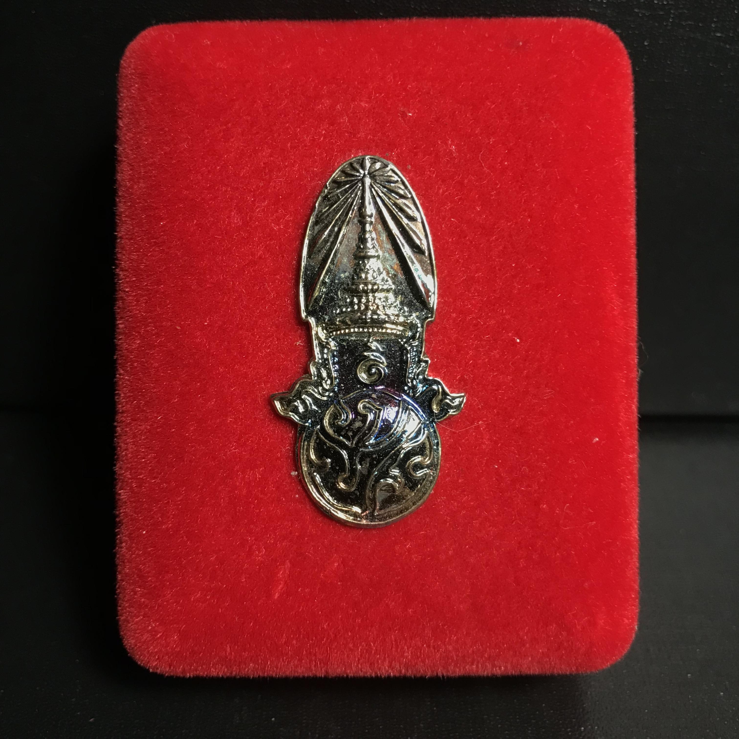 พระกริ่ง-พระชัยวัฒน์ ปวเรศ ปี2530 วัดบวรนิเวศราชวรวิหาร(ในหลวง ร.9 เสด็จเททอง)(บรรจุเส้นเกศาในหลวงรัชกาลที่9)