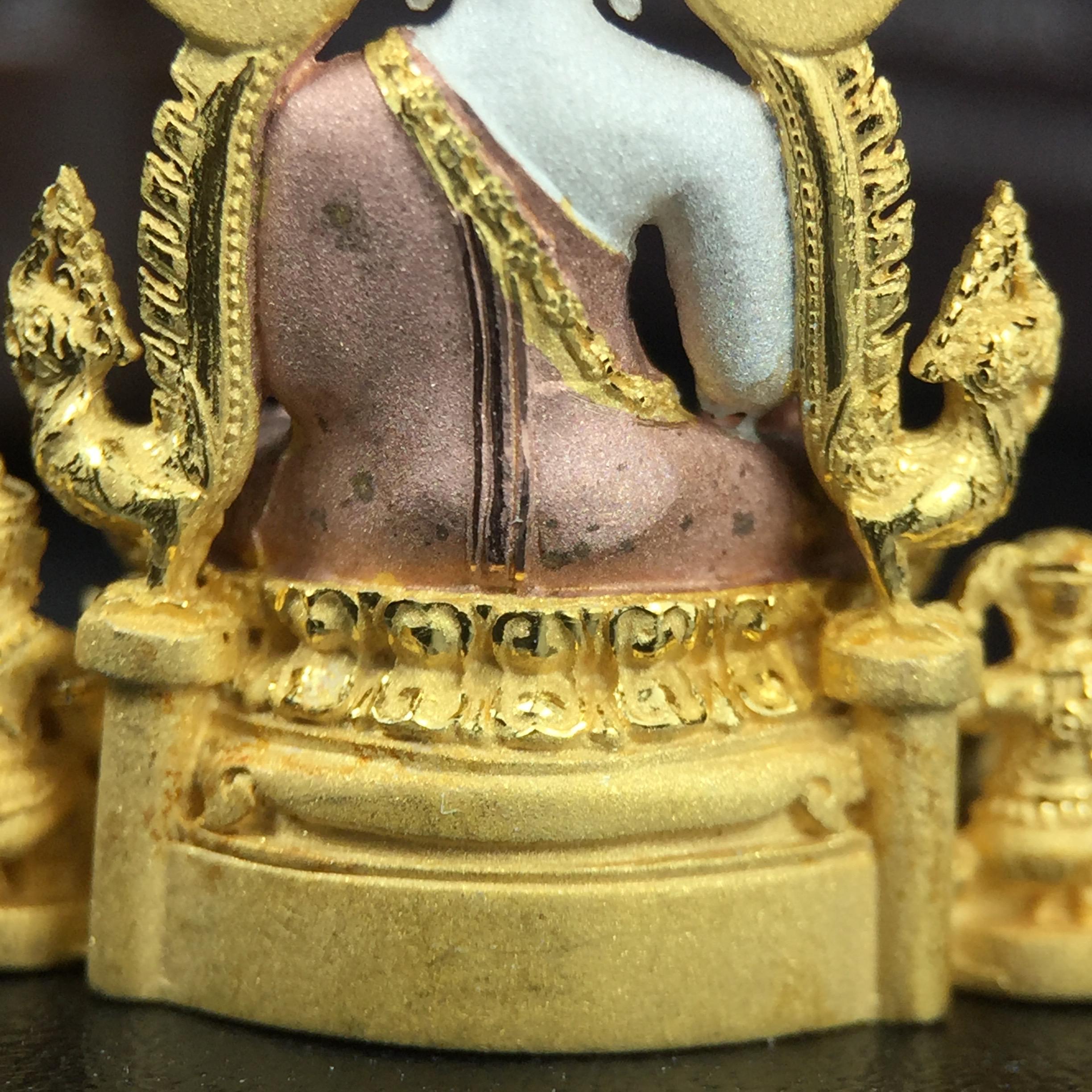 พระพุทธชินราช ภปร. โครงการ "เพราะแผ่นดินนี้ คือ แผ่นดินเกิด" ปี2548(รุ่นแรก) ลอยองค์ หน้าตัก 1/2 นิ้ว เนื้อเงินสามกษัตริย์ พุทธศิลป์งดงามทรงคุณค่า รุ่นยอดนิยม