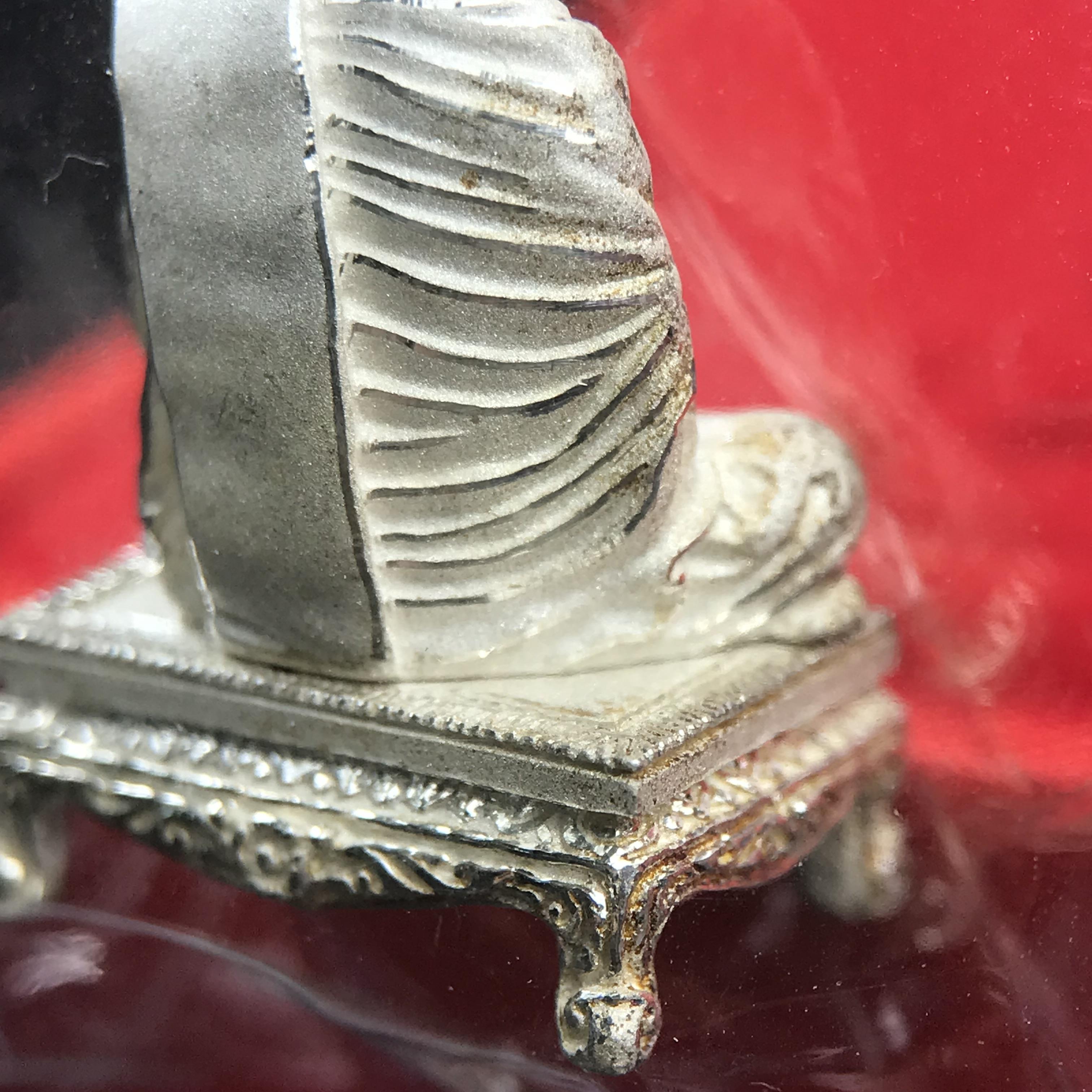 สมเด็จพุฒาจารย์ (โต พรหมรังสี) อนุสรณ์ 128 ปี สมเด็จพระญาณสังวร สมเด็จพระสังฆราช ทรงเมตตาอธิฐานจิต ปี 2543 มหาพุทธาภิเษก 3วาระ รูปเหมือนลอยองค์พิมพ์ใหญ่เนื้อเงิน ขนาด 1.5 x 2.5 ซม. ทรงคุณค่าทั้งด้านความงานด้านพุทธศิลป์ และพุทธคุณ