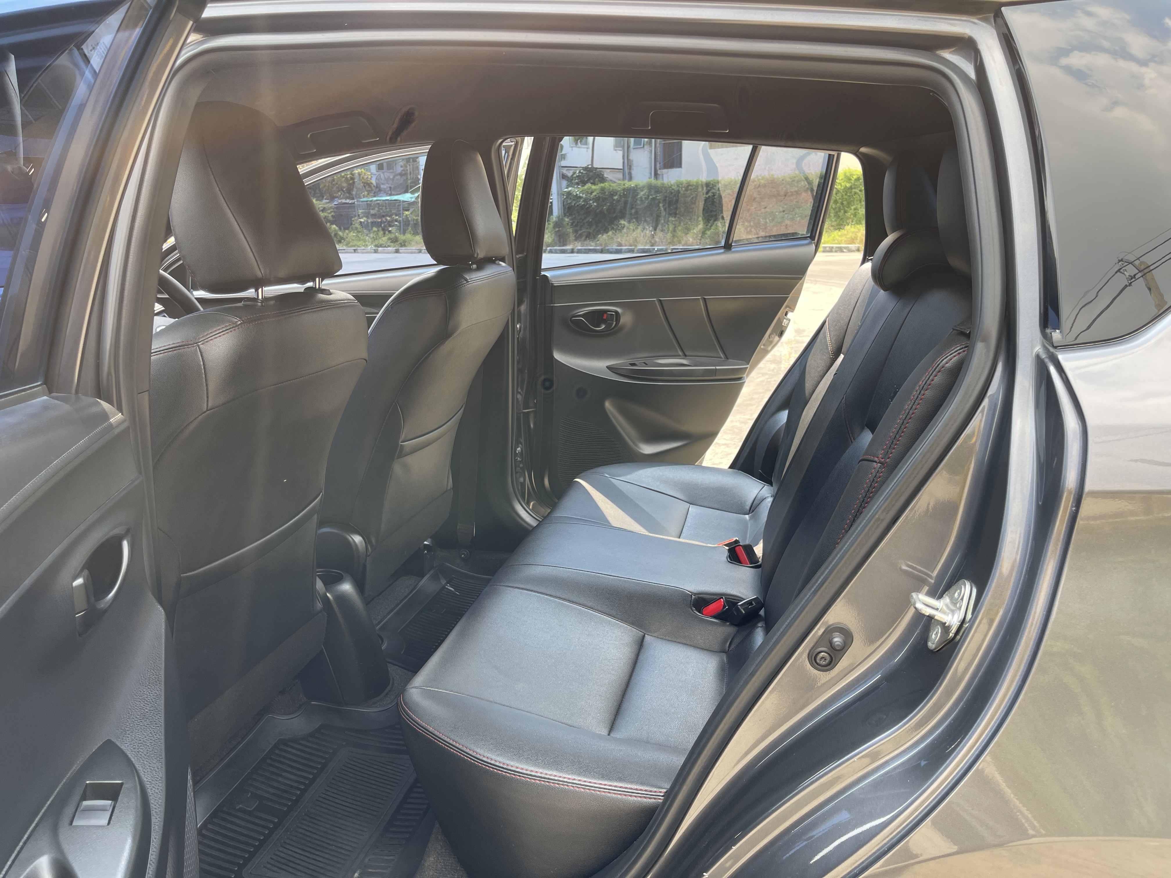 Toyota Yaris 1.2 E At 2017 เทาดำ