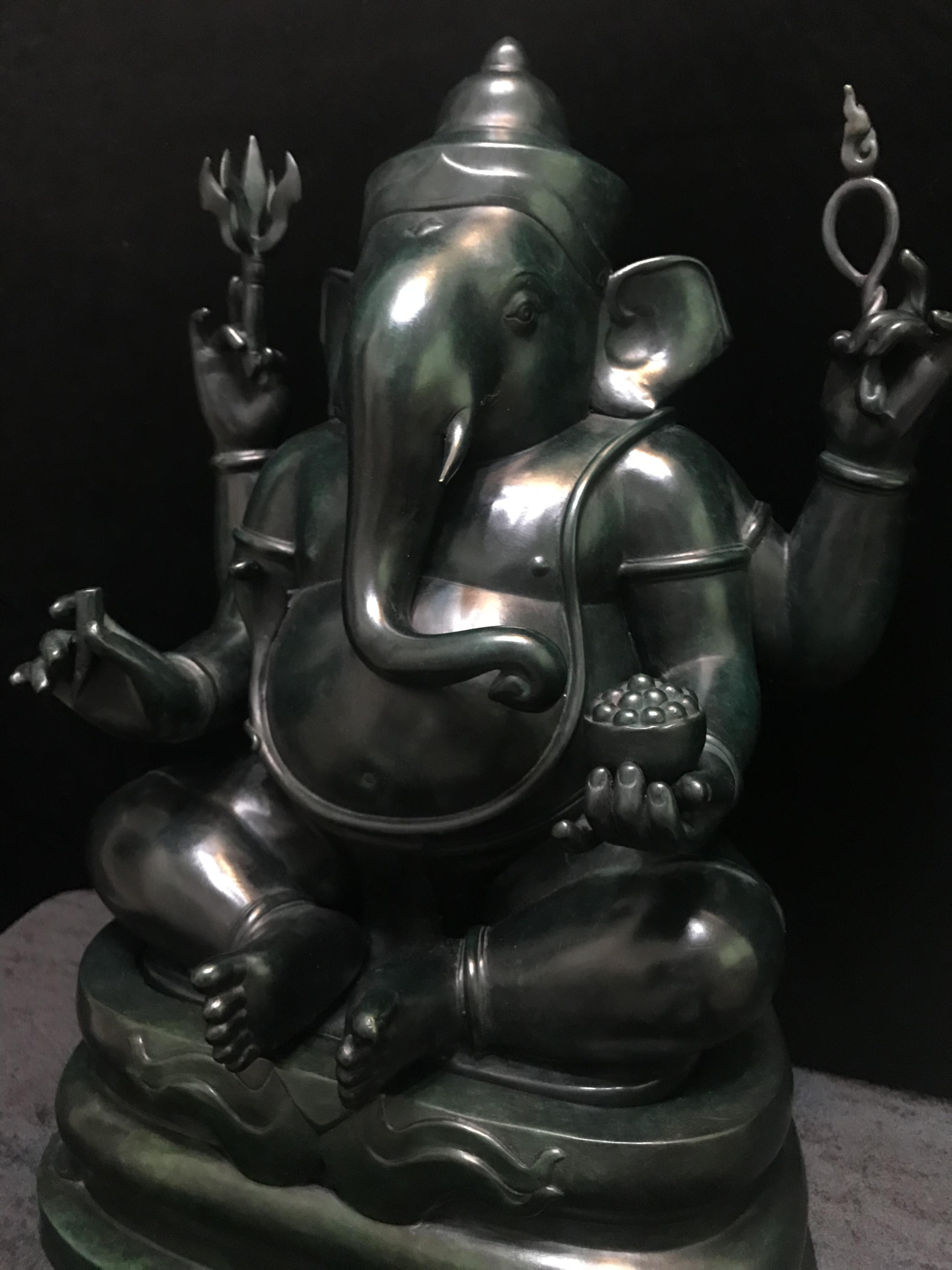 พระพิฆเนศวร์ 65 ปี คณะจิตรกรรม มหาวิทยาลัยศิลปากร ปี2551 ลอยองค์เนื้อสำริดขนาดหน้าตัก 9 นิ้ว(เนื้อสำริดเขียวพลาติน่า)