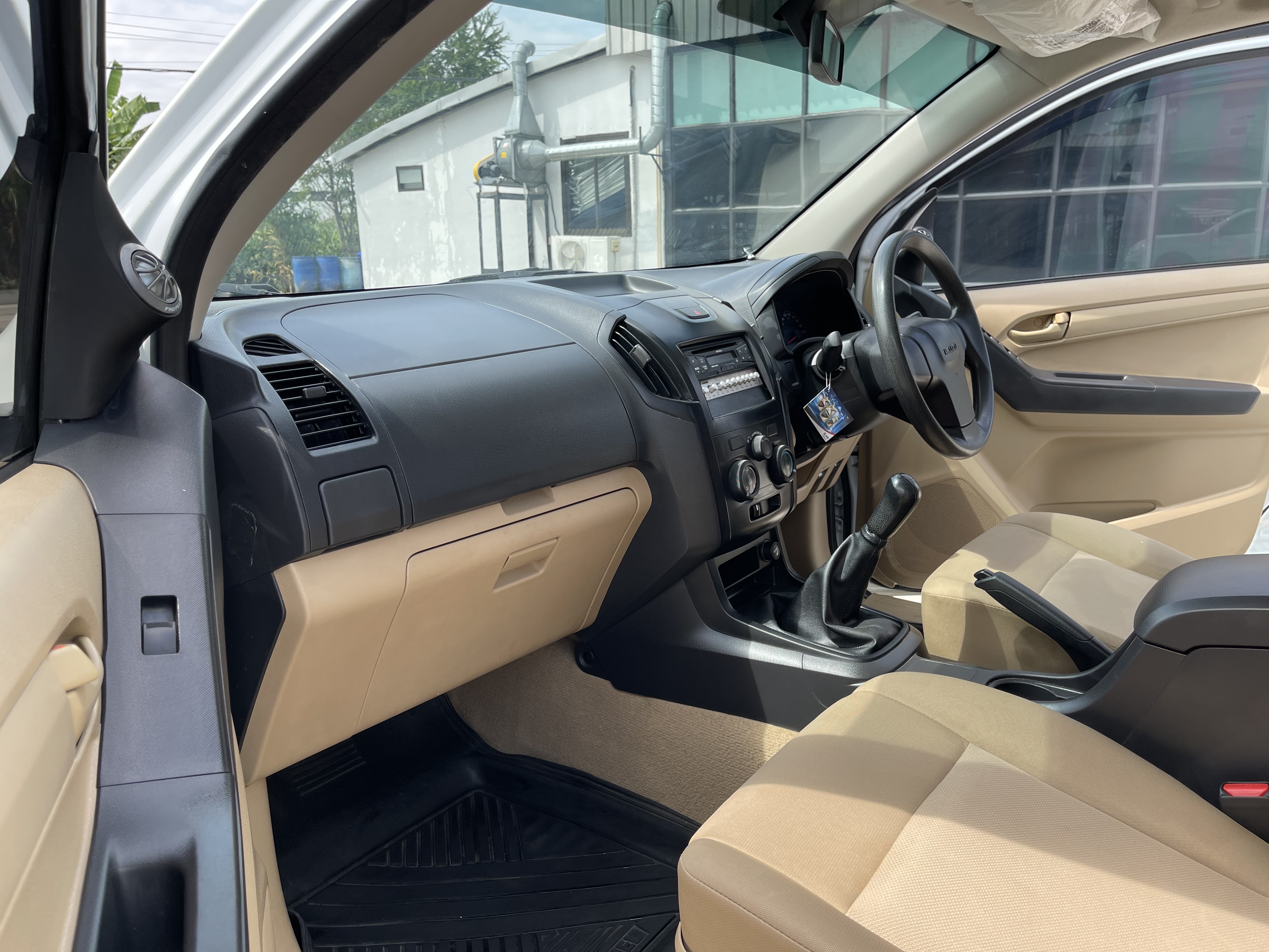 Isuzu Dmax All New 4ประตู 2.5 S 2014 ขาว