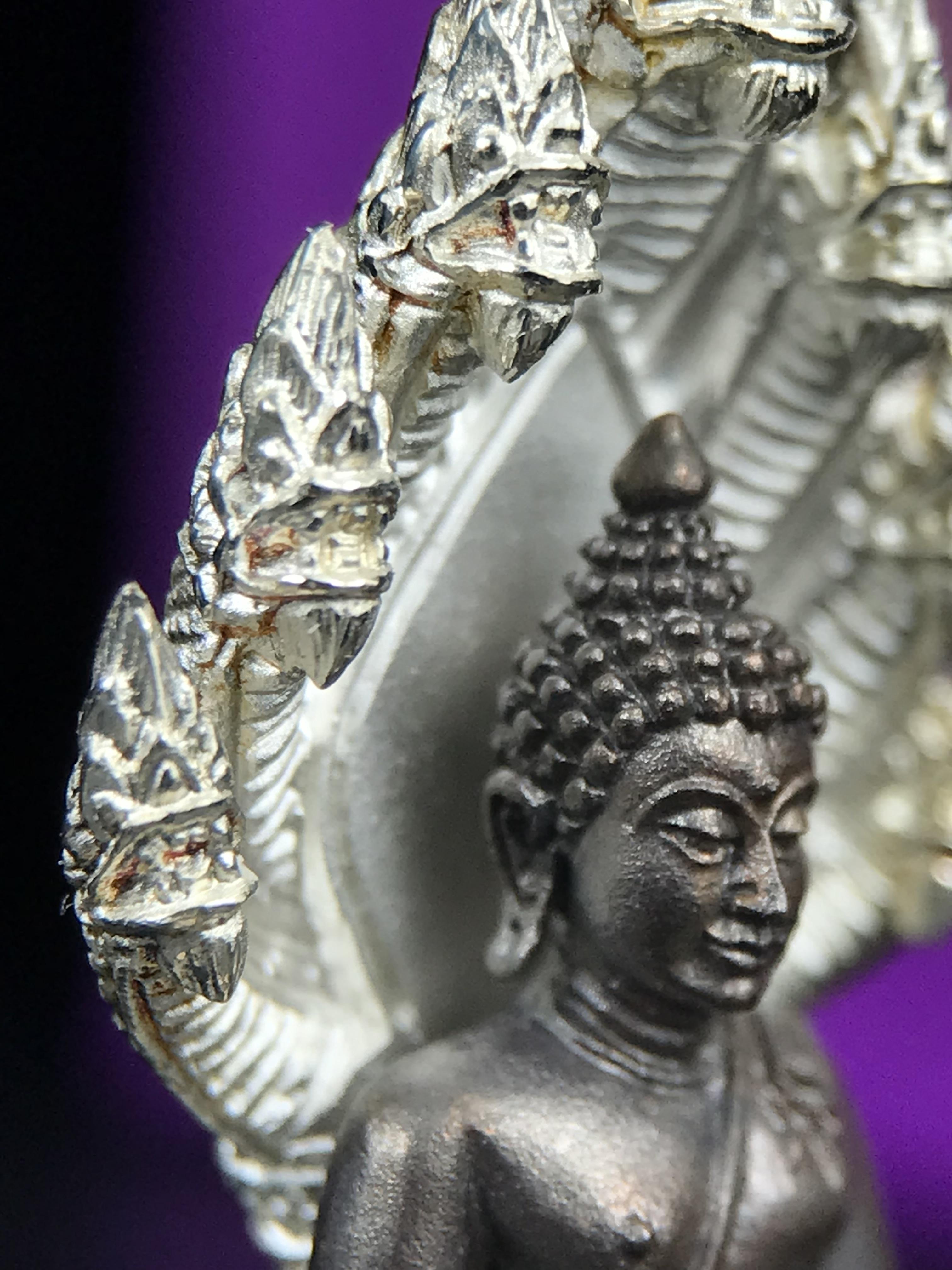 พระนาคปรก สธ. รุ่นสร้างพระอุโบสถเฉลิมพระเกียรติ 4 รอบ 84 พรรษา สมเด็จพระเทพรัตนราชสุดาฯ วัดบวรนิเวศวิหาร ปี 2543 พิมพ์ใหญ่ องค์พระเนื้อนวโลหะ ฐานนาคปรกเนื้อเงิน(สภาพ สวย )พิธีใหญ่ พุทธศิลป์งดงาม หายาก(องค์หมายเลขสวย ๒๖๗) (1 ใน 1999 องค์)