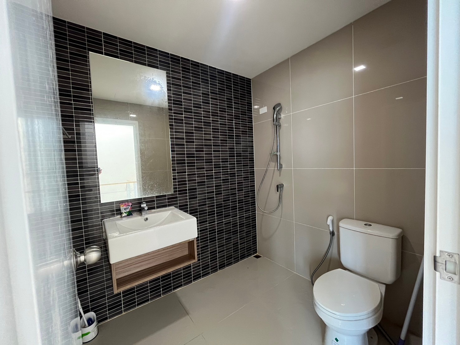 For Sales : Thalang, 2-story townhouse, 3 Bedrooms 2 Bathrooms