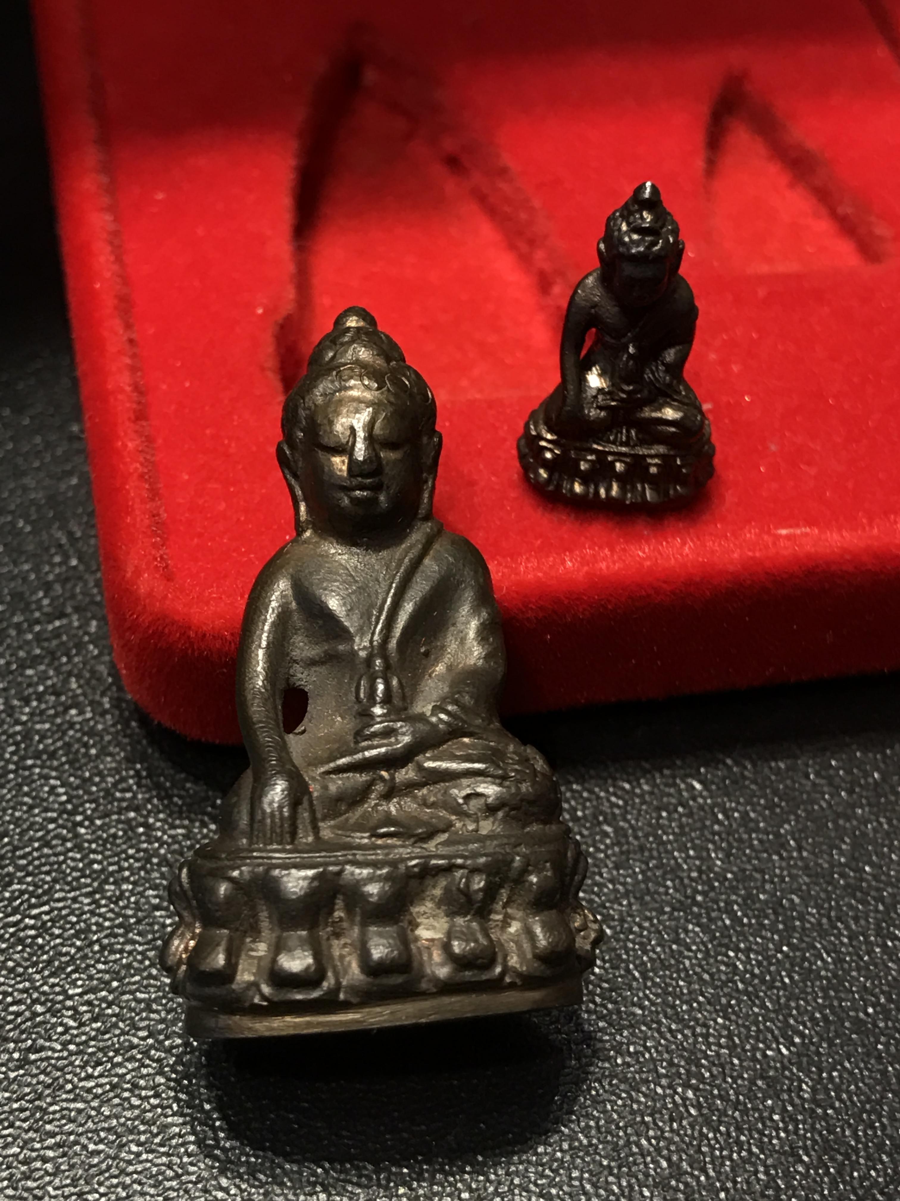 พระกริ่ง-พระชัยวัฒน์ ปวเรศ ปี2530 วัดบวรนิเวศราชวรวิหาร(ในหลวง ร.9 เสด็จเททอง)