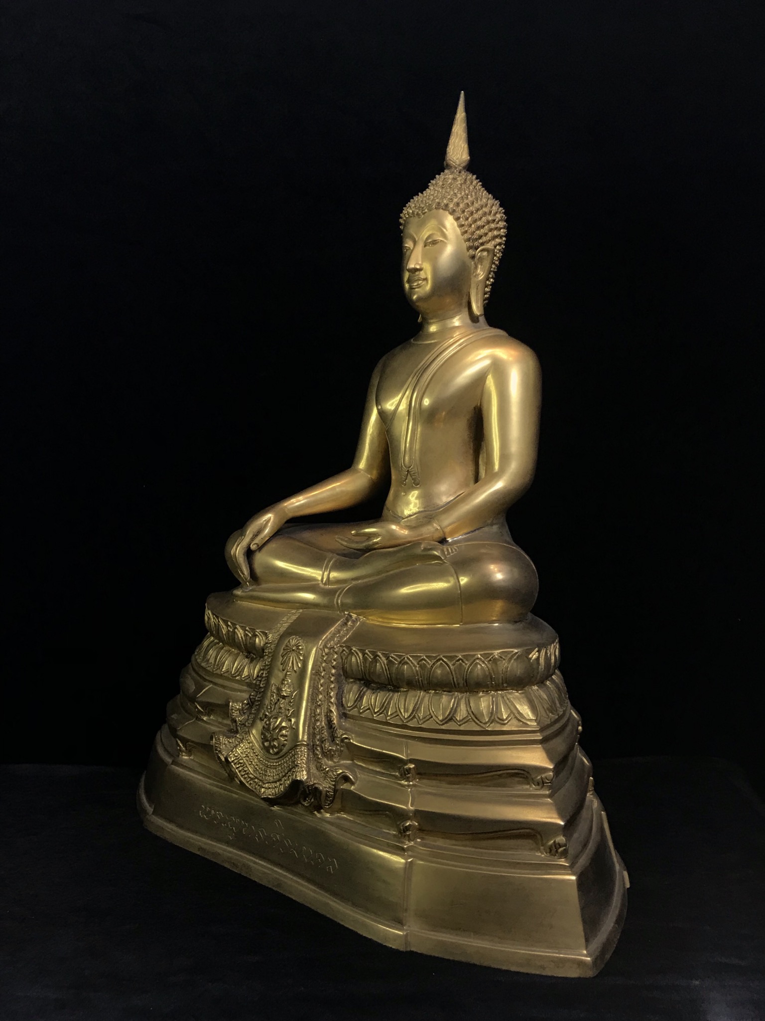 พระบูชาพระพุทธศิรมงคล ภปร. วัตถุมงคลคุ้มเกล้า ปี2524 ของมูลนิธิคุ้มเกล้า โรงพยาบาลภูมิพลจัดสร้าง ขนาดหน้าตัก 9 นิ้ว(ในหลวงทรงจุดไฟพระฤกษ์และเททอง)(พบเจอและหายากมาก)