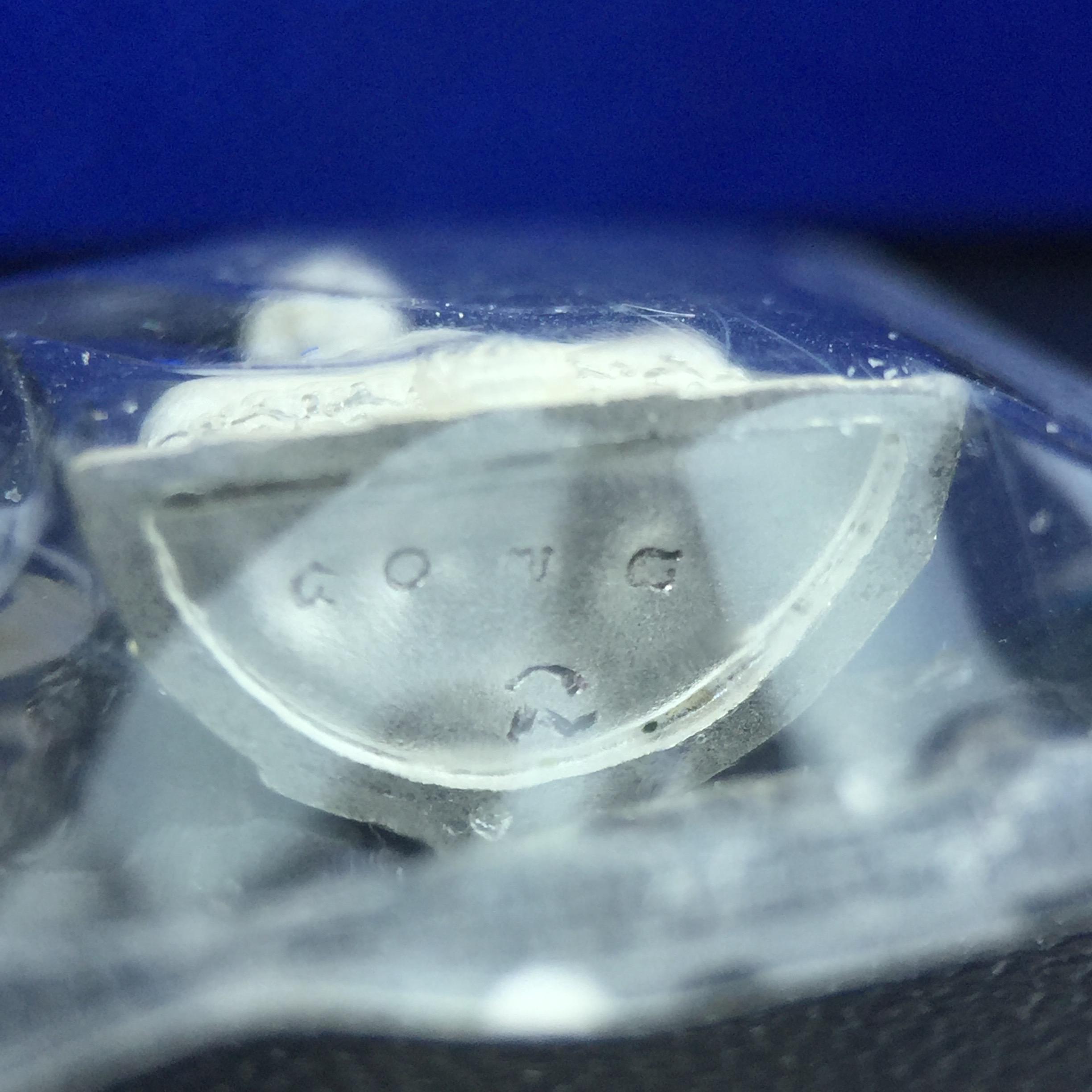 พระชัยวัฒน์พุทธสิหิงค์ ภปร. รุ่นสร้างหอพระธรรมศาสตร์ ปี2542 เนื้อเงิน(ผิวเดิม ซีนซองเดิม กล่องครบสวยสมบูรณ์) มหาพิธี 3วาระอันยิ่งใหญ่(ตอกโค๊ตและหมายเลข)1ใน 10000 องค์