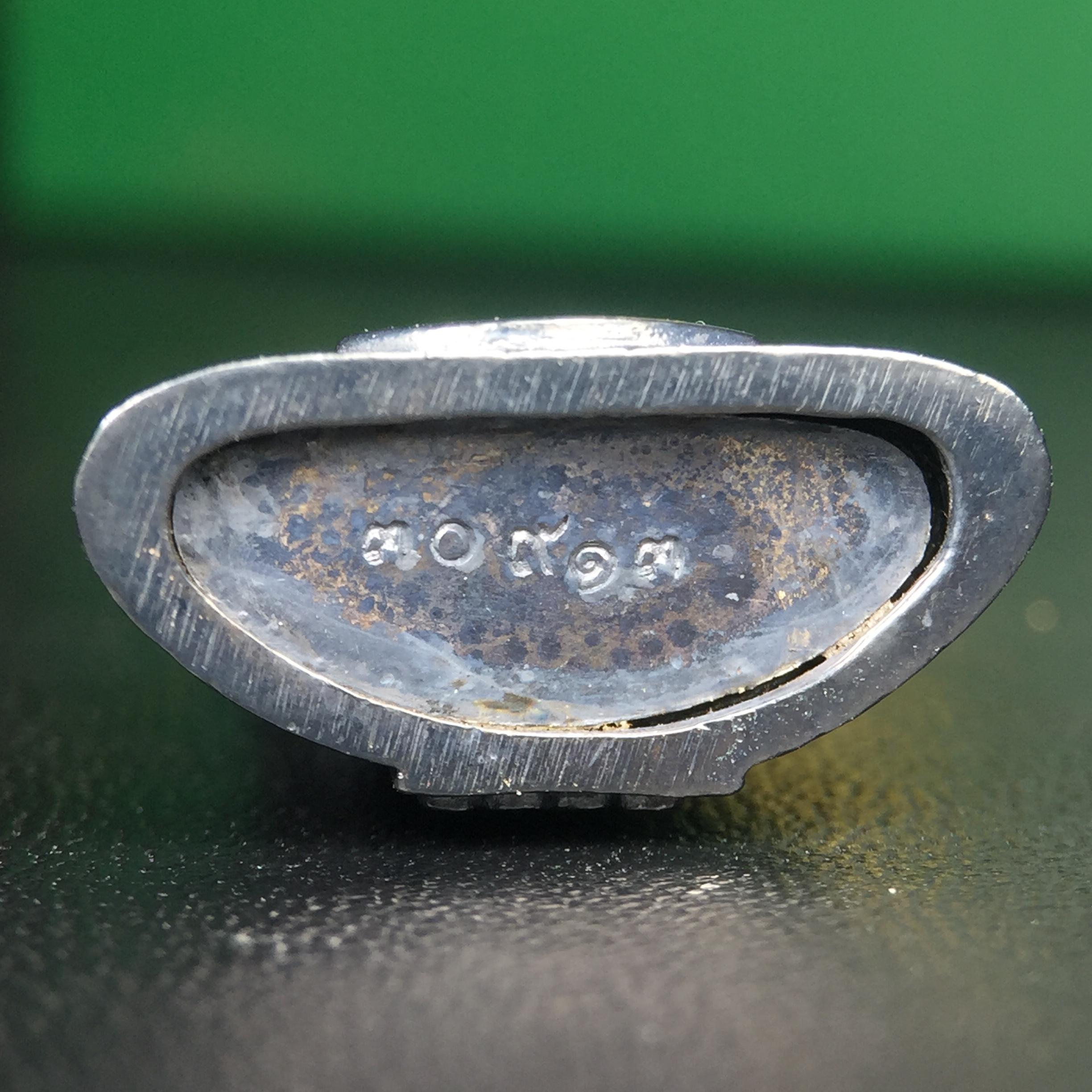 พระพุทธโสธร รุ่น กศก. 120 ปี เนื่องในโอกาสครบ 120 ปี กรมศุลกากร กระทรวงการคลัง จัดสร้าง ปี 2537 เนื้อเงินบริสุทธิ์ 99.9% ผิวขัดเงาลงดำ(งานบริษัท แพรนด้า จิวเวลรี่)สวยงดงาม ทรงคุณค่า