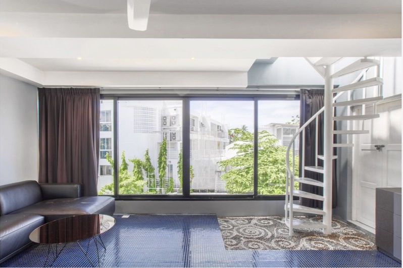 For Rent : Patong Seaview 1 bed room condominium 60 Sqm. Thai freehold.