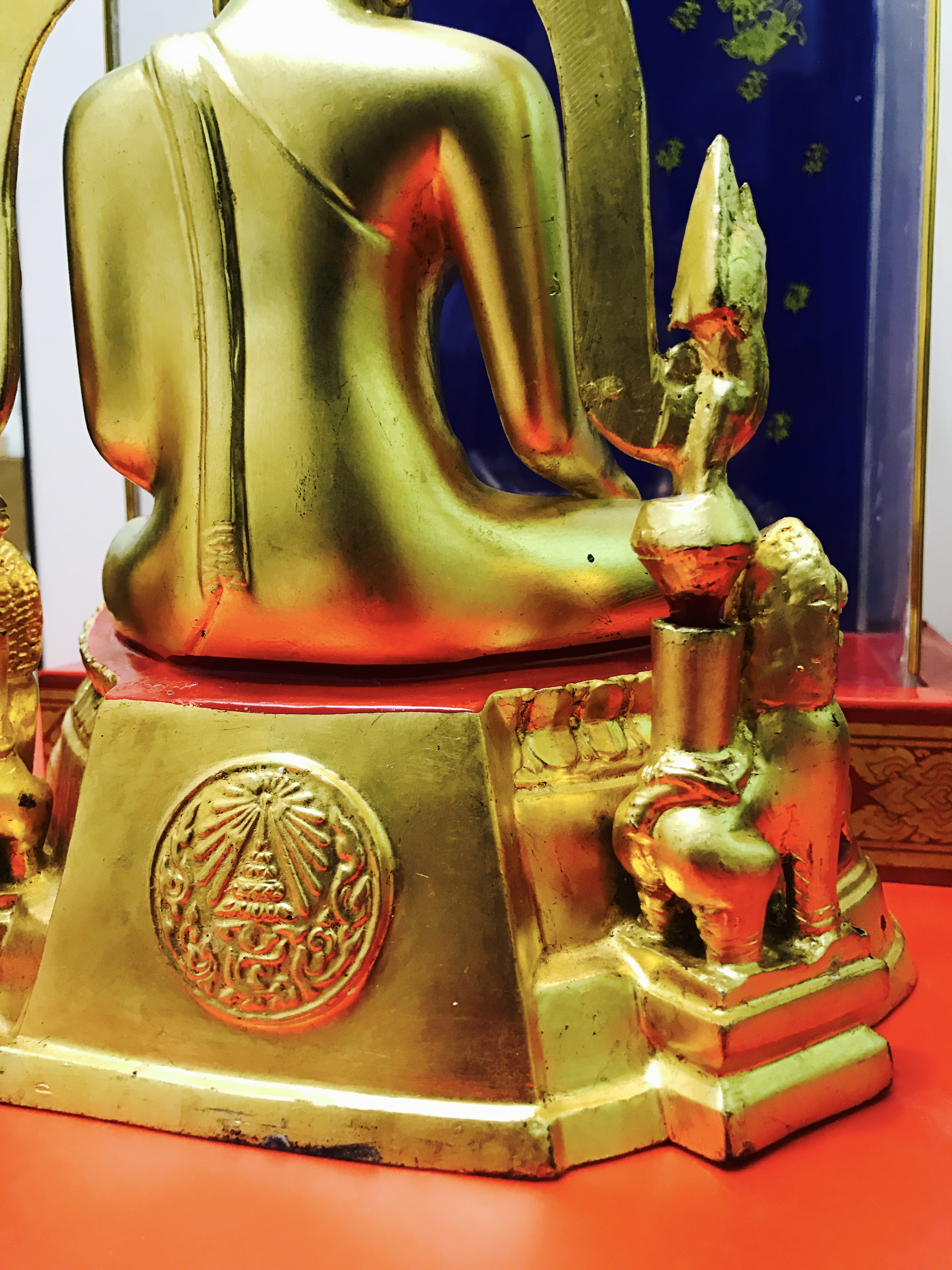 พระพุทธชินราช จปร วัดเบญจมบพิตร ปี 2519 หน้าตัก 5.9 นิ้ว หล่อดินไทย ปิดทองเดิมพร้อมครอบตู้เดิม(ในหลวงและราชินีเสด็จฯเททอง)