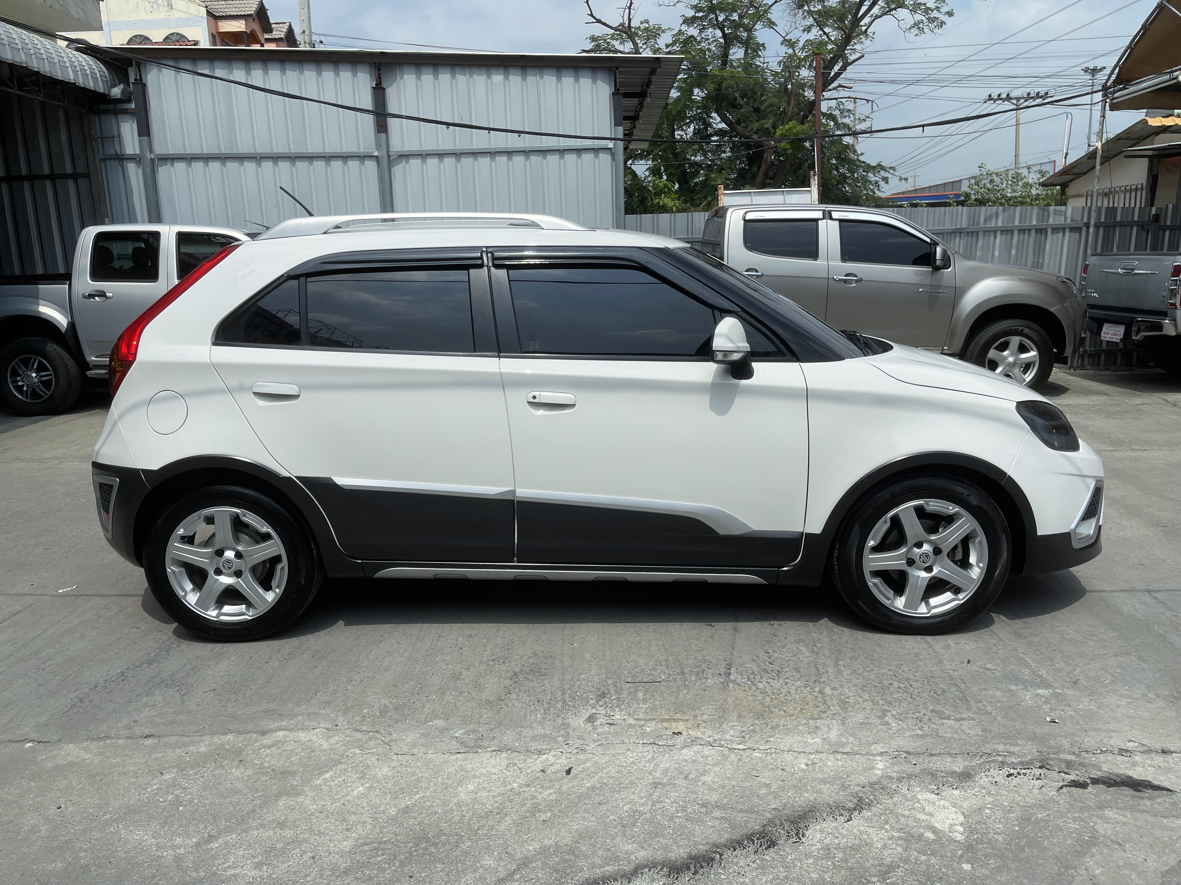 MG MG3 1.5 X Xross Sunroof At 2016 ขาวมุก