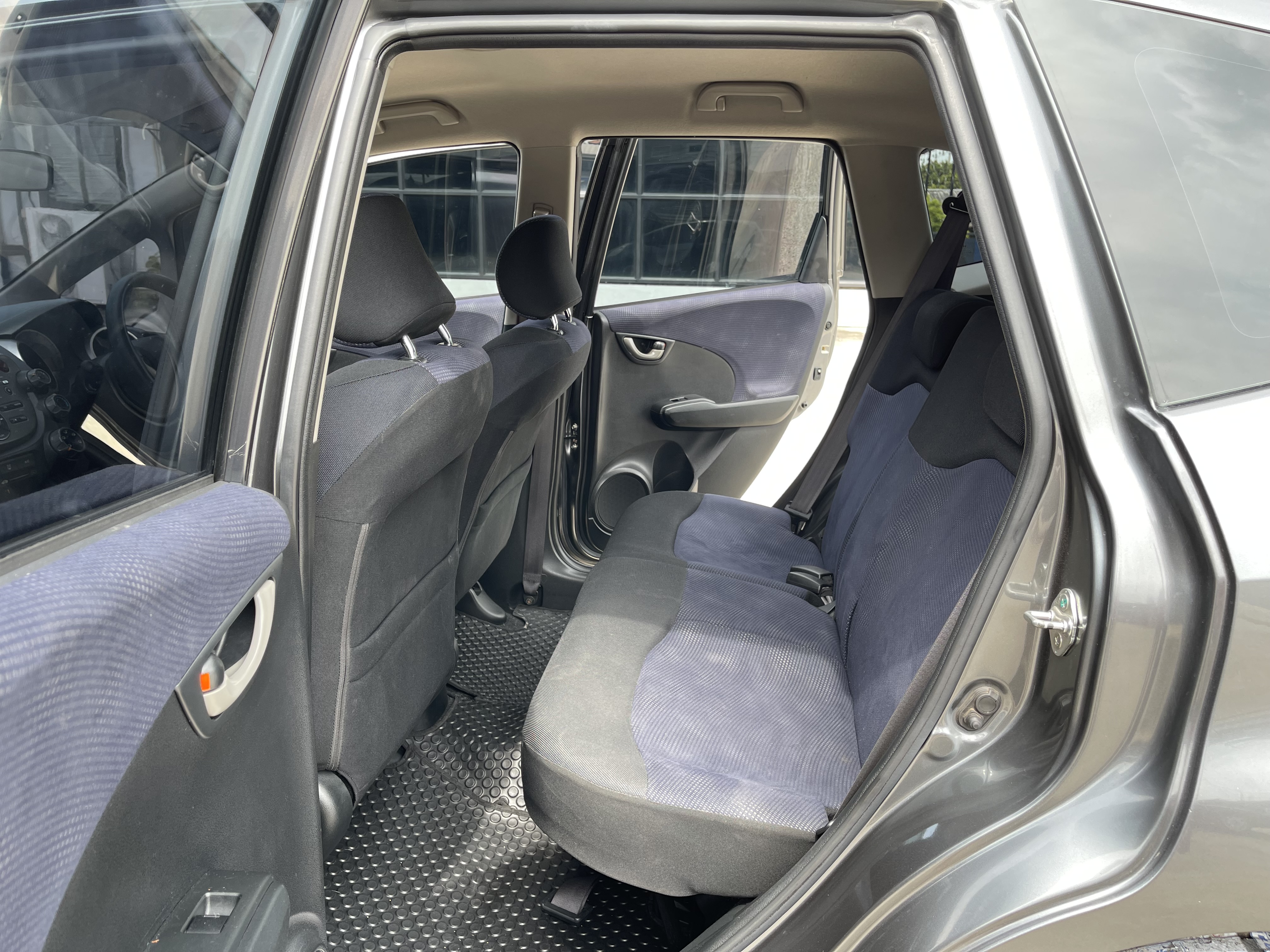 Honda Jazz 1.5 V At 2014 เทา