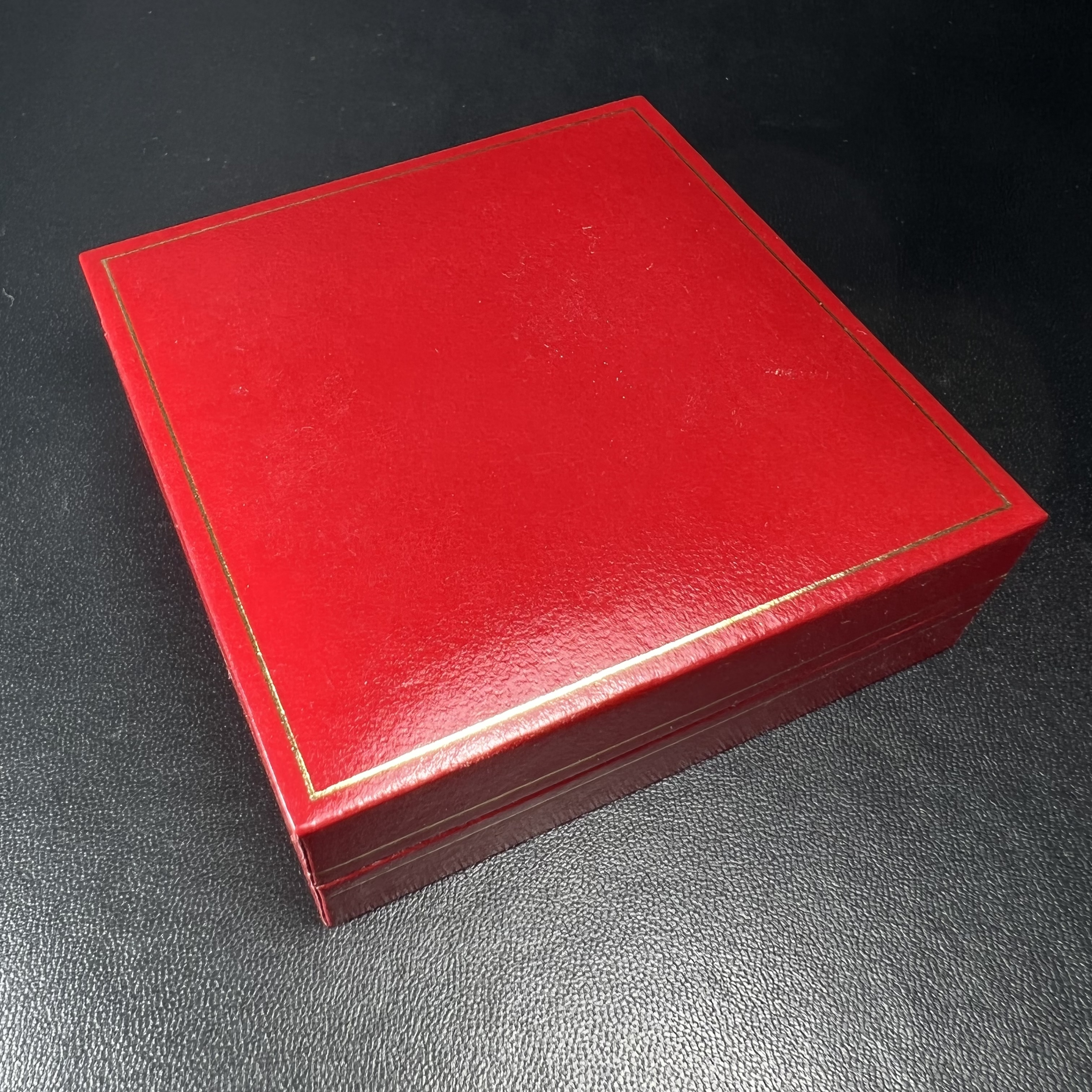 เหรียญสมเด็จพระนเรศวรมหาราช-พระพุทธชินราช รุ่นกองทุนสร้างอาคารเรียนวิทยาลัยสงฆ์ วัดพระศรีรัตนมหาธาตุ ปี 2536 เนื้อทองแดงขัดเงา บล็อกนอก เพิร์ธ ประเทศออสเตรเลีย(PERTH MINT)กล่องบรรจุเดิมใบรับรองพร้อมสวยงาม