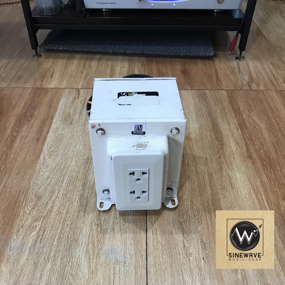 หม้อแปลงไฟ 110V ยี่ห้อ เกรียงรุ่งโรจน์ ขนาด 1500W (ของมือสอง)