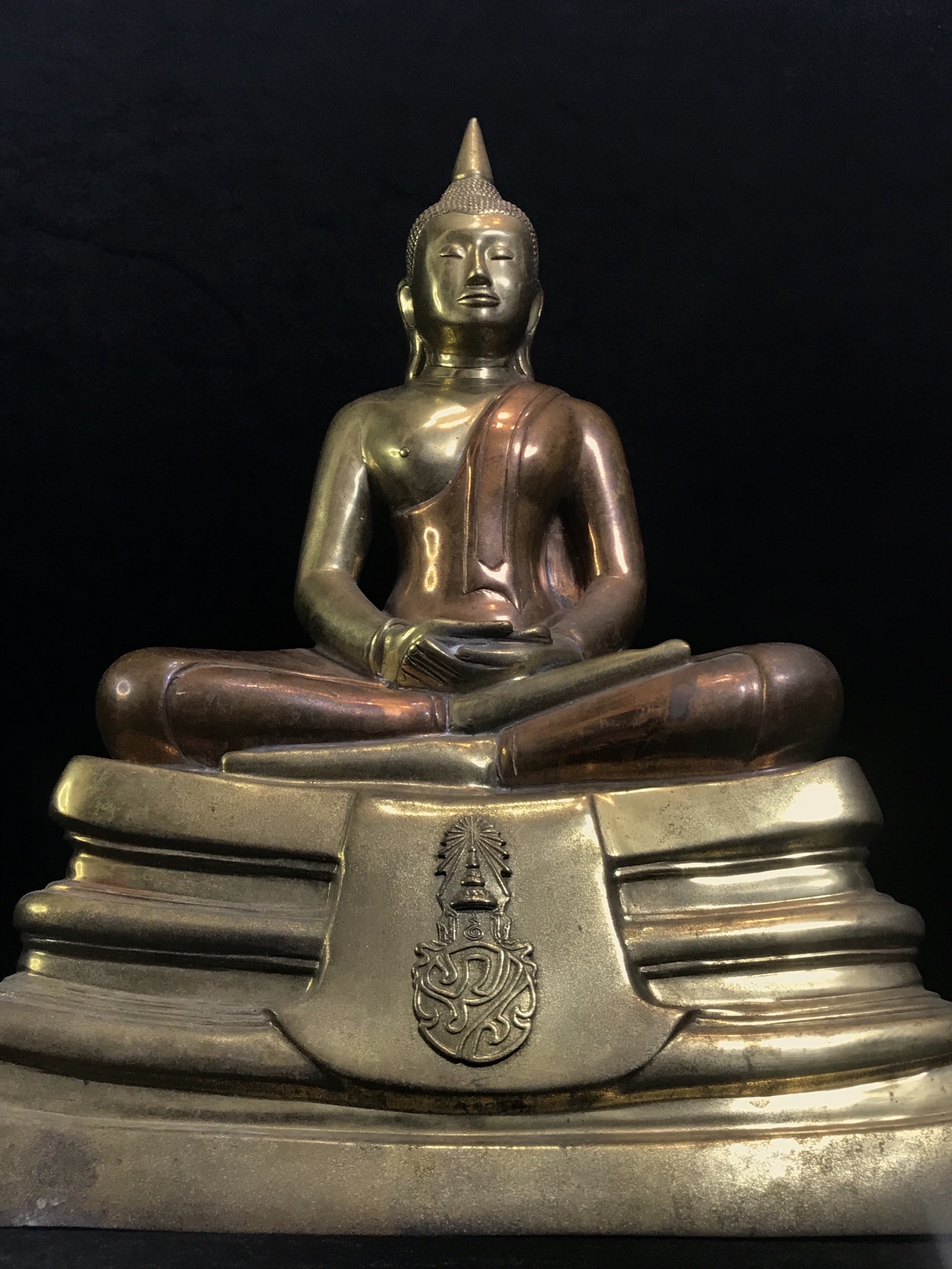 พระบูชาพระพุทธโสธร ภปร. รุ่นย้อนยุค ปี2539 กาญจนาภิเษกครองราชสมบัติครบ 50ปี หน้าตัก9นิ้ว เนื้อสามกษัตริย์ หมายเลข01344