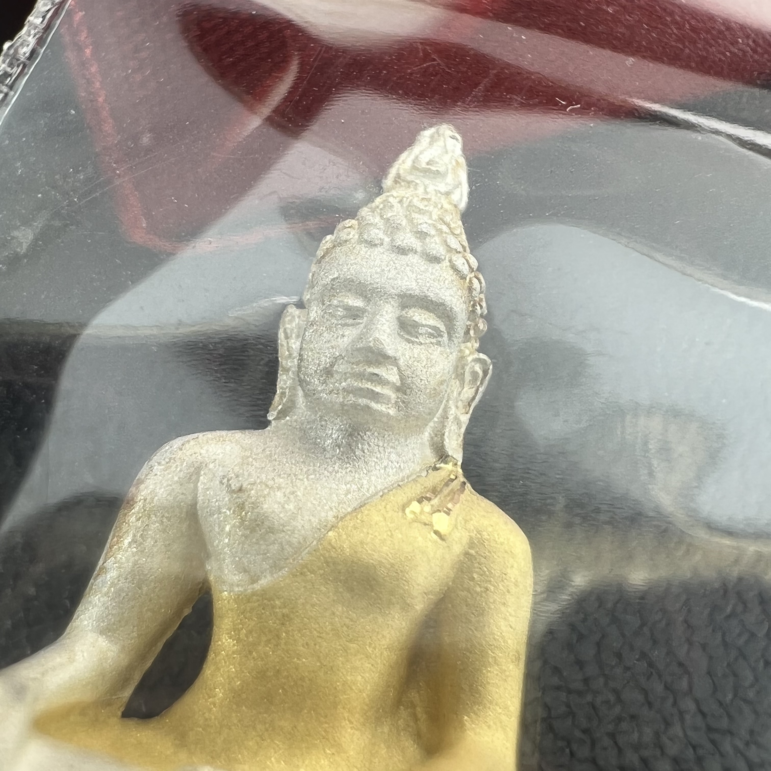 พระไพรีพินาศ รุ่นมหามงคล 72 พรรษา (6 รอบ) ในหลวงรัชกาลที่9 ปี2542 พิมพ์ใหญ่ เนื้อเงินบริสุทธิ์ 99.9% ชุบสามกษัตริย์แบบพ่นทรายขัดเงาบางส่วน(สภาพสวยซีนซองเดิมกล่องบรรจุเดิมครบสมบูรณ์)1 ใน 1500 องค์