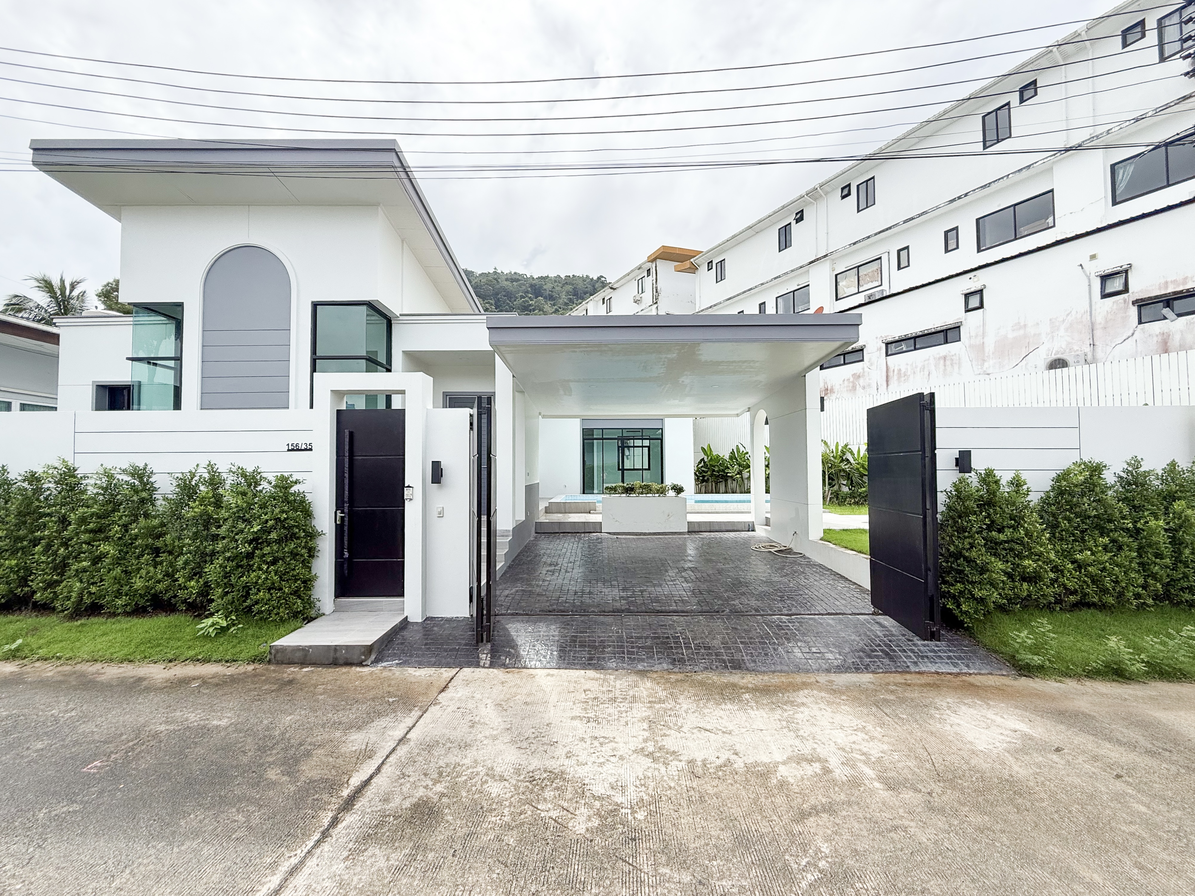 For Sale : Kohkaew, Luxury Pool Villa, 3 Bedrooms 2 Bathrooms