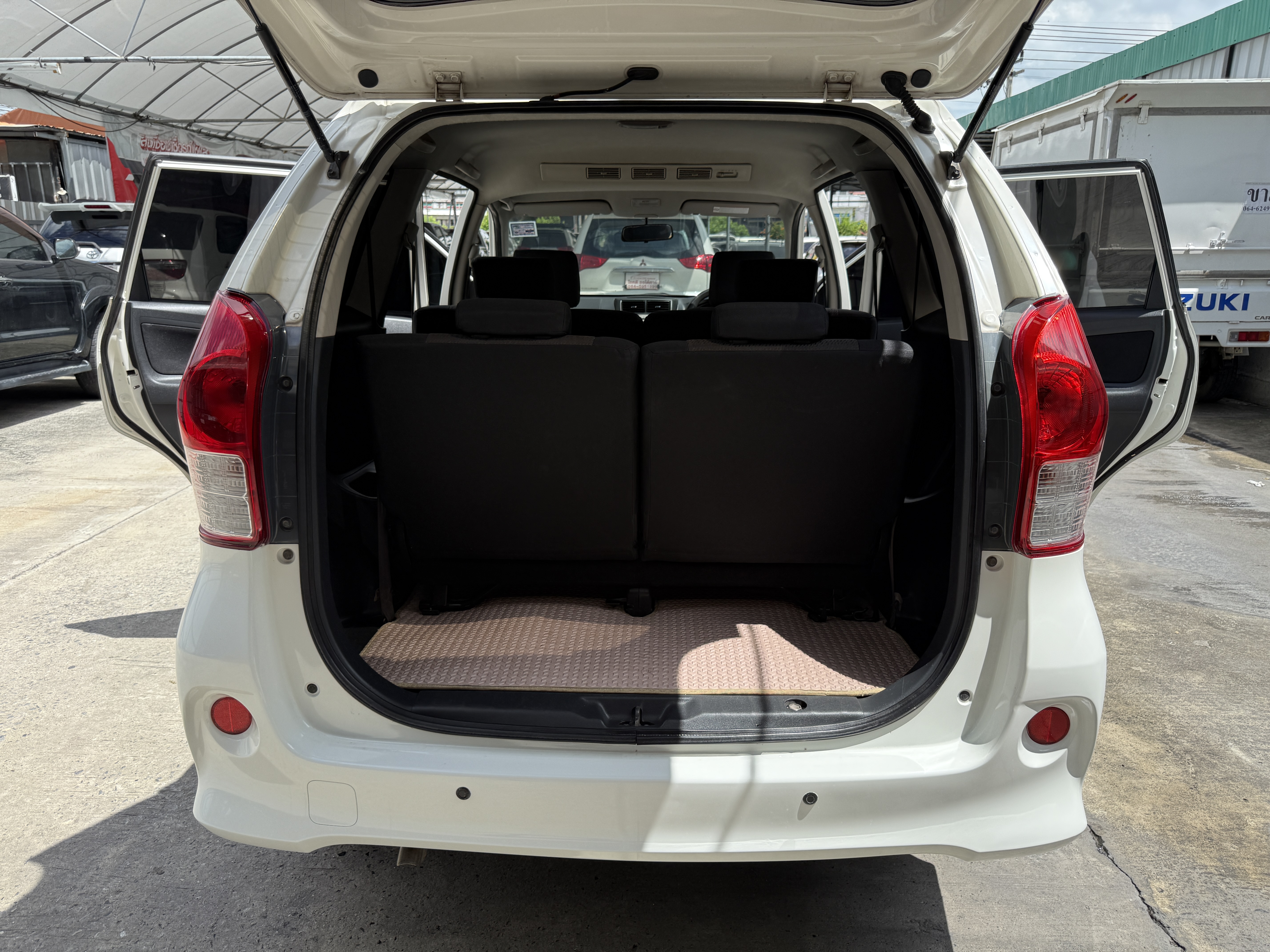 Toyota Avanza 1.5 S At 2013 ขาว