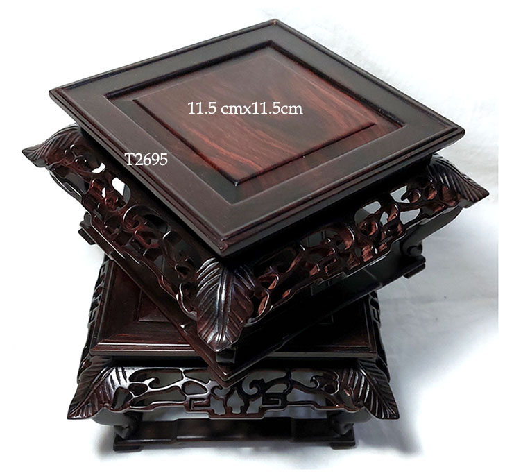 กี๋หรือฐานไม้สไตล์จีน สำหรับวางของตั้งโชว์ ท๊อป11.5cmx11.5cm ตัวละ