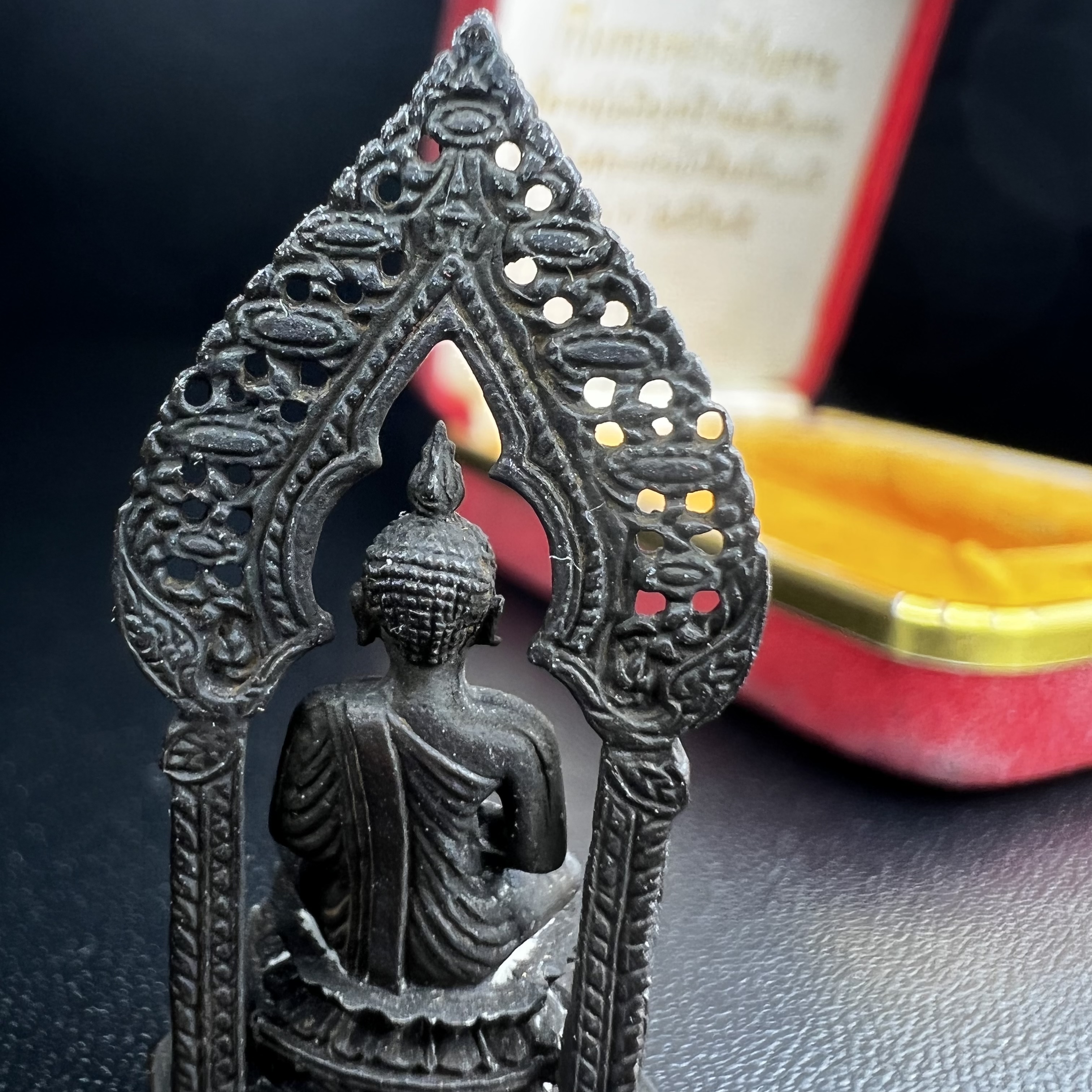 กริ่งพระพุทธนิรันตราย วัดราชประดิษฐสถิตมหาสีมารามราชวรวิหาร สมโภชกรุงรัตนโกสินทร์ 200ปี พ.ศ.2525 เนื้อนวโลหะ (พิธีใหญ่ เกจิคณาจารย์ในยุคล้นหลาม ในหลวง ร.9 เสด็จร่วมพิธี สมเด็จพระสังฆราชประธานพิธีปลุกเสก)มาพร้อมกล่องบรรจุเดิมครบสมบูรณ์ หายากก(1ใน 1209องค์)