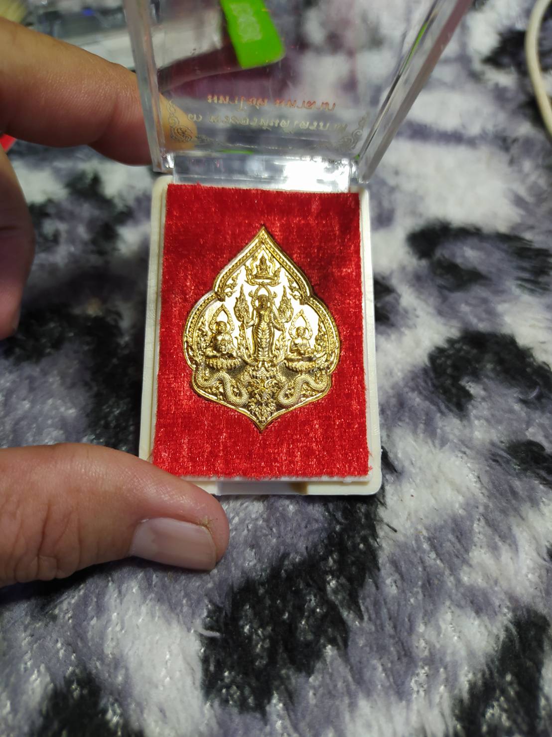 เหรียญ ๓ พระอรหันต์ไตรภาคีมหาโชค มหาลาภหนึ่งเดียวในภพนี้