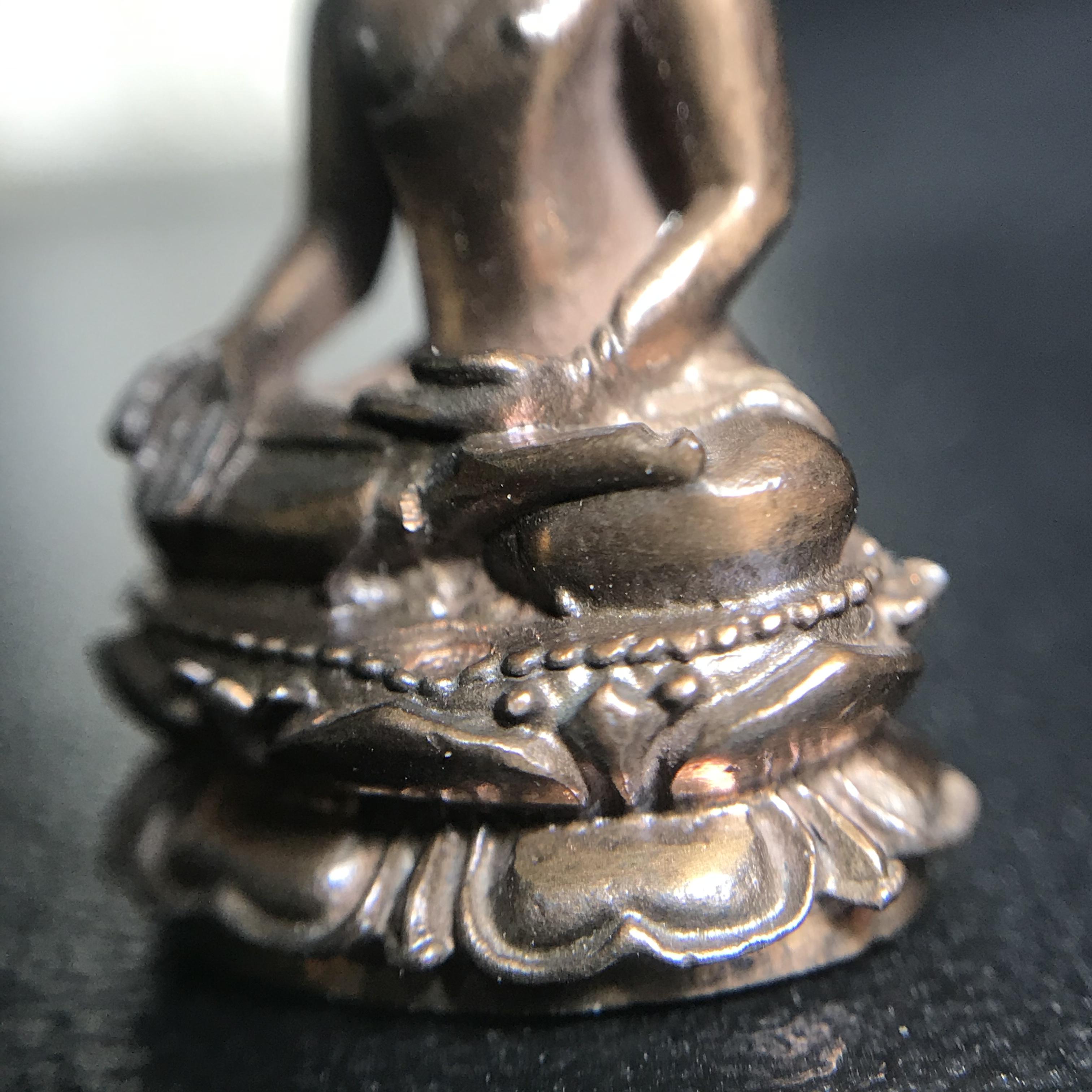 พระกริ่งไพรีพินาศ(รุ่นแรก สมเด็จพระญาณสังวร) วัดเพชรวราราม รุ่นเขาค้อ เนื้อนวโลหะ ตอกโค้ต ปี2520 จ.เพชรบูรณ์(คัดสภาพสวยครบกล่องบรรจุเดิม)(1ใน2309 องค์)