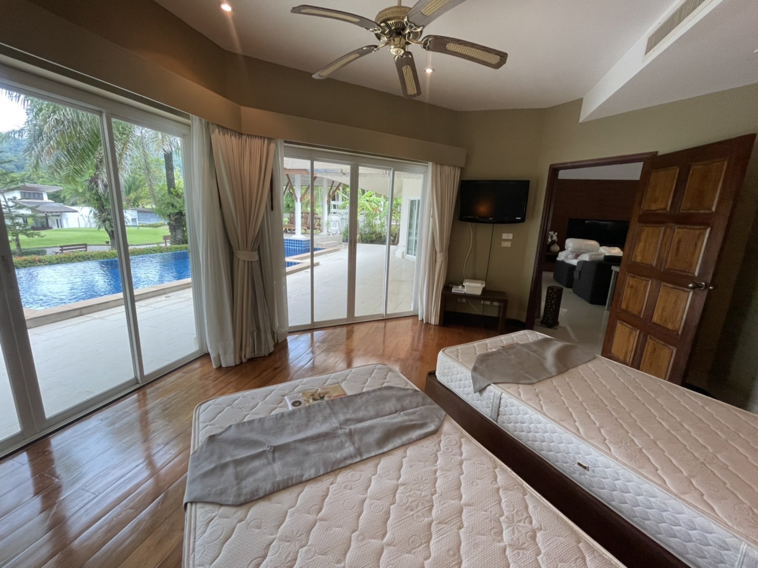 For Rent : Kathu, Loch Palm Garden Villa, 2 Bedrooms 2 Bathrooms