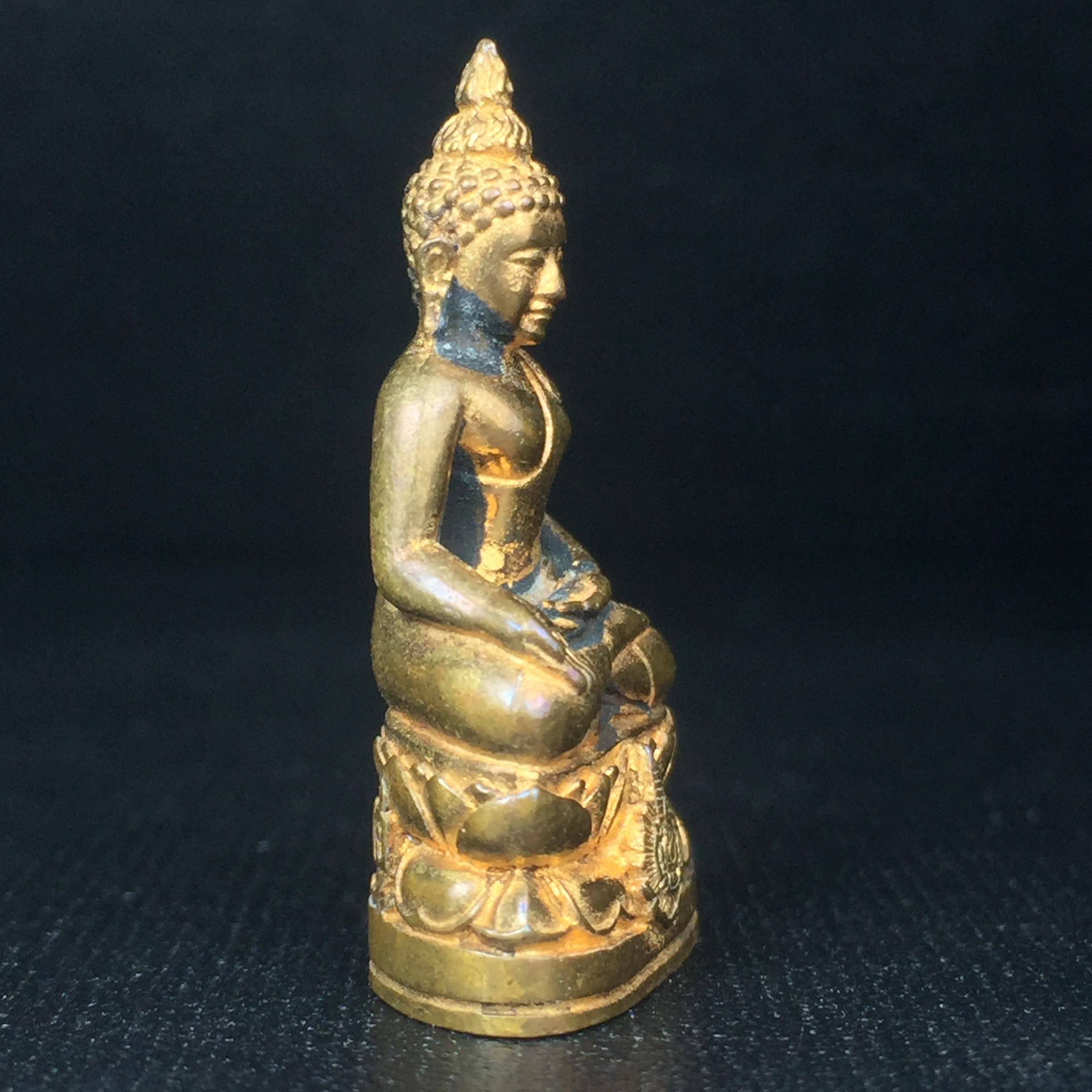 พระกริ่งไพรีพินาศ เฉลิมพระเกียรติ พระบาทสมเด็จพระเจ้าอยู่หัวรัชกาลที่9 พระชนมพรรษา 6 รอบ ปี2542เนื้อสัมฤทธิ์(บรรจุเหล็กไหล)ดีนอก-ดีใน